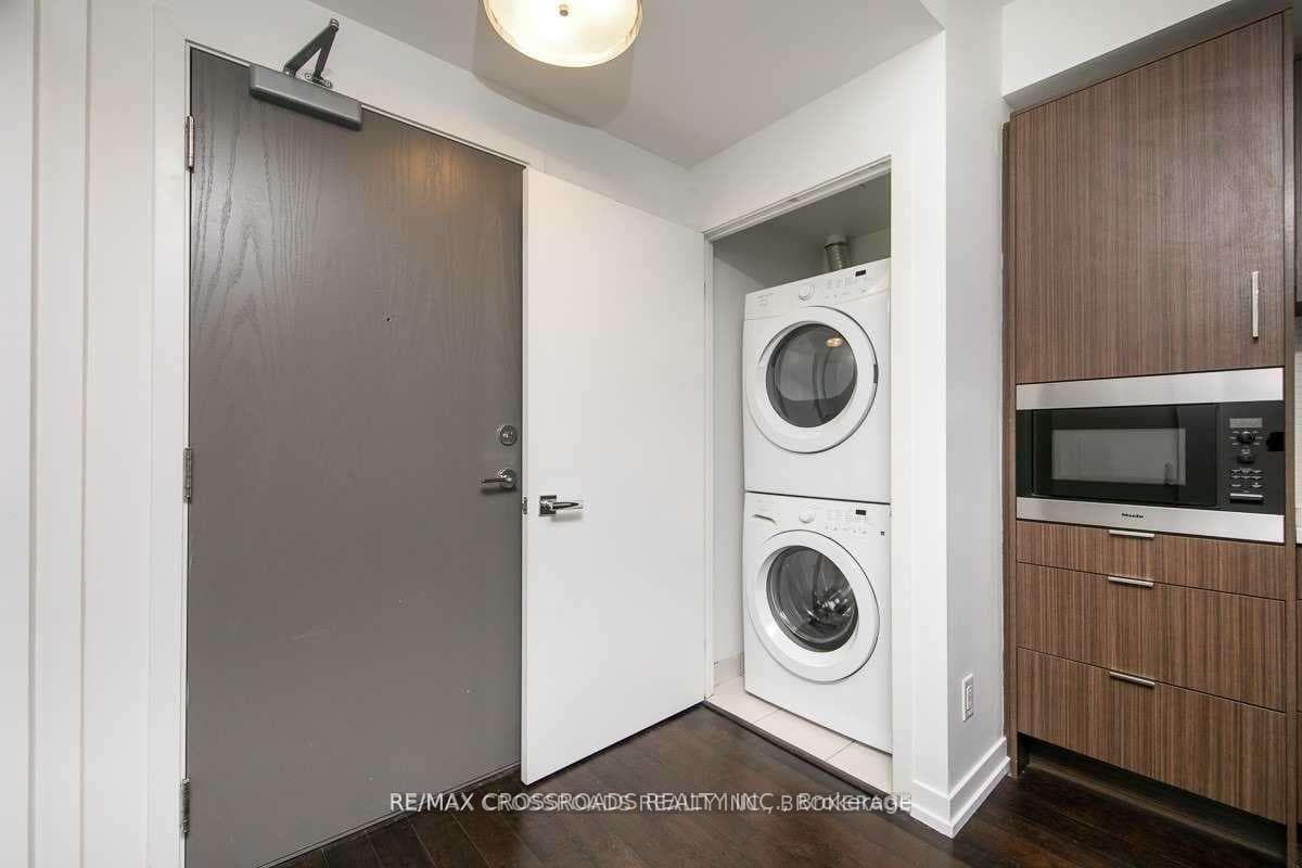 21 Widmer Street Unit 1412 photo 10