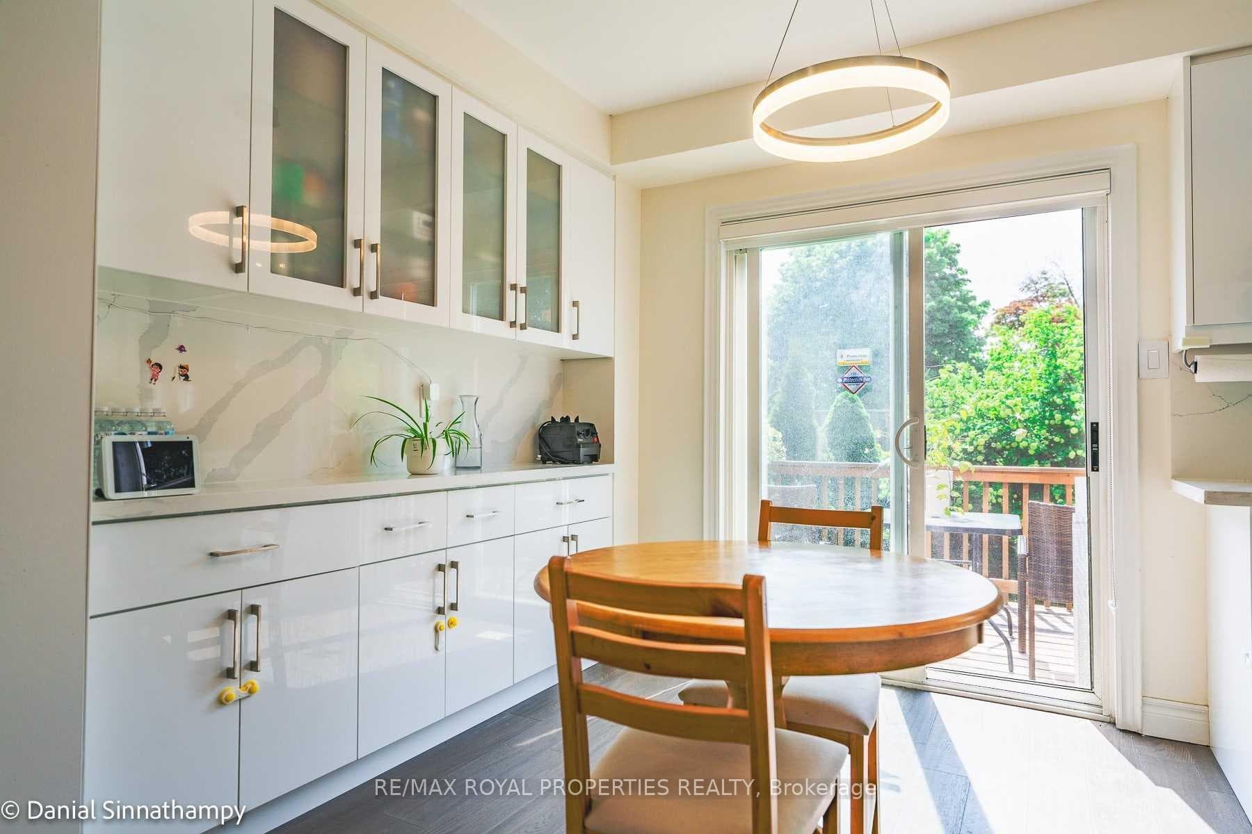 85 Highhill Drive photo 3