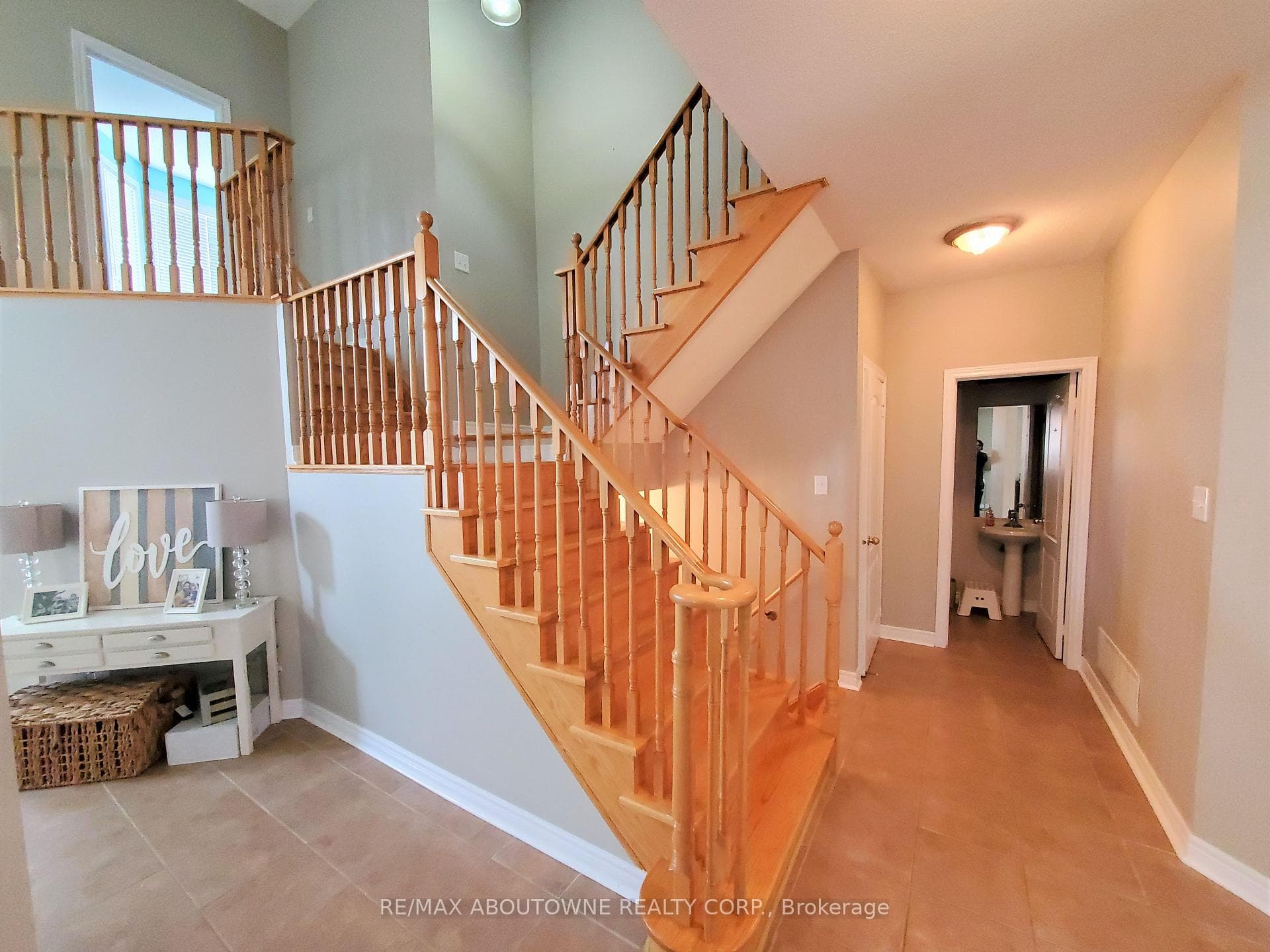 2086 Youngstown Gate photo 4