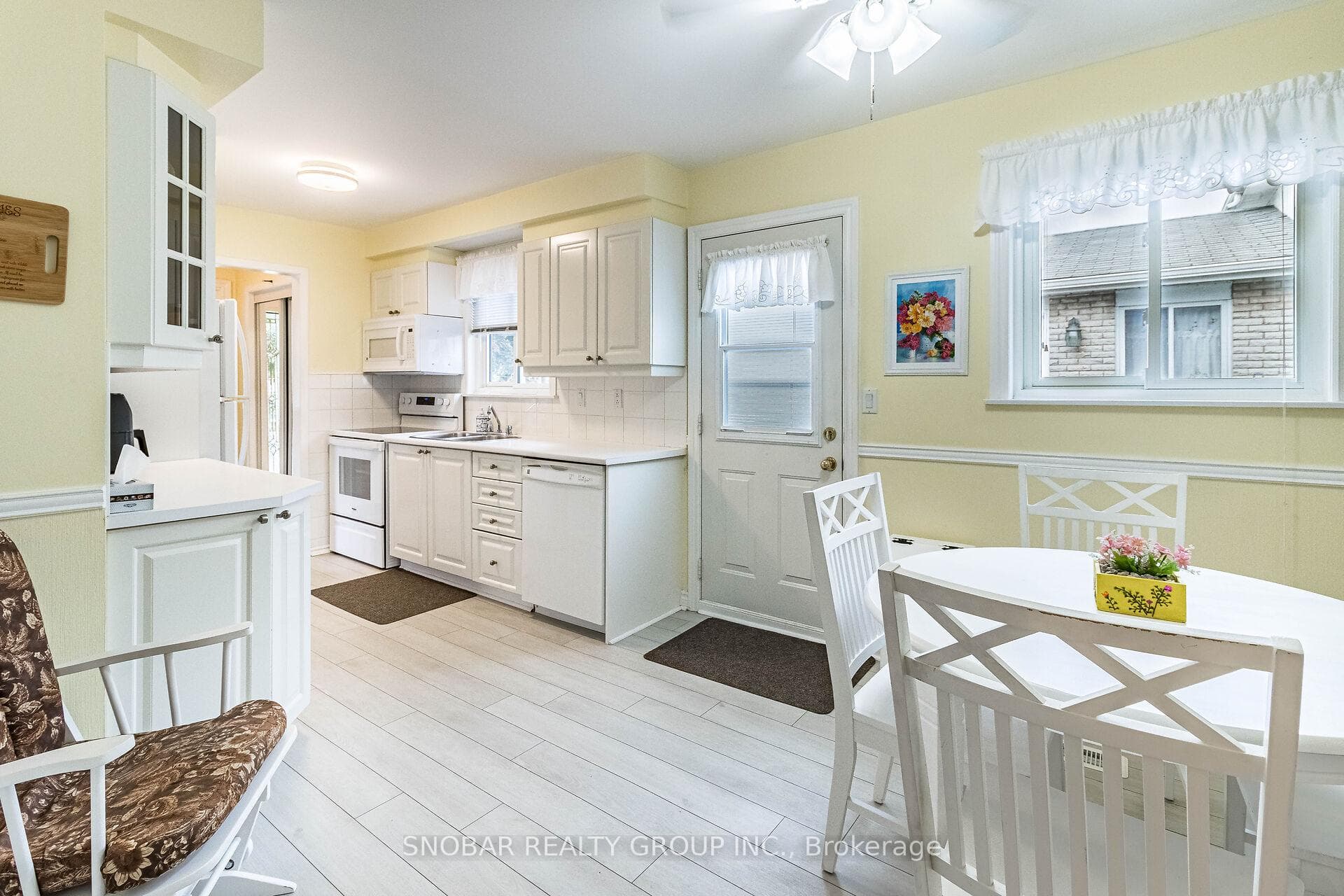 3369 Oakglade Crescent photo 10