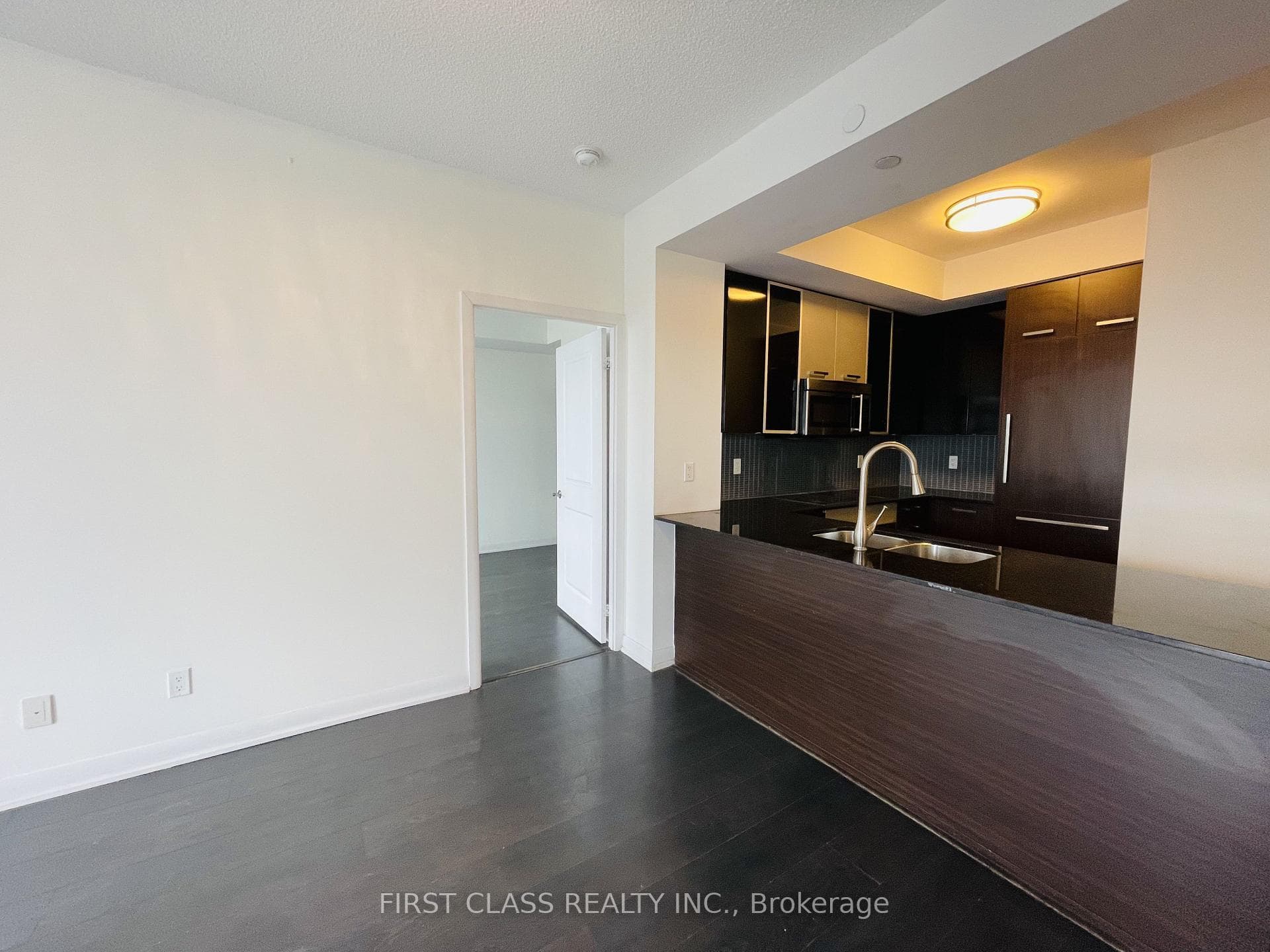 5168 Yonge Street Unit PH305 photo 4