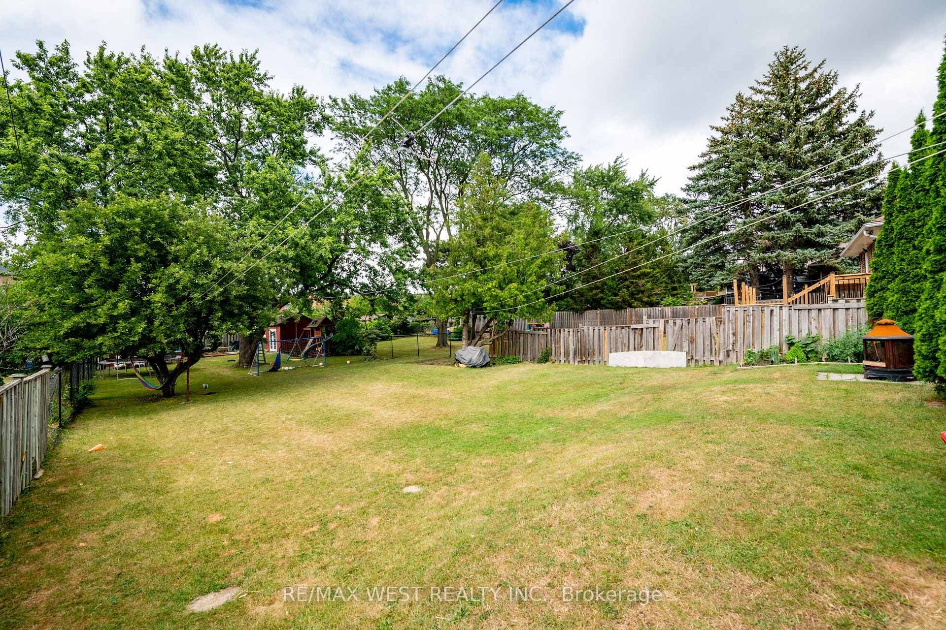 538 Queens Drive photo 33