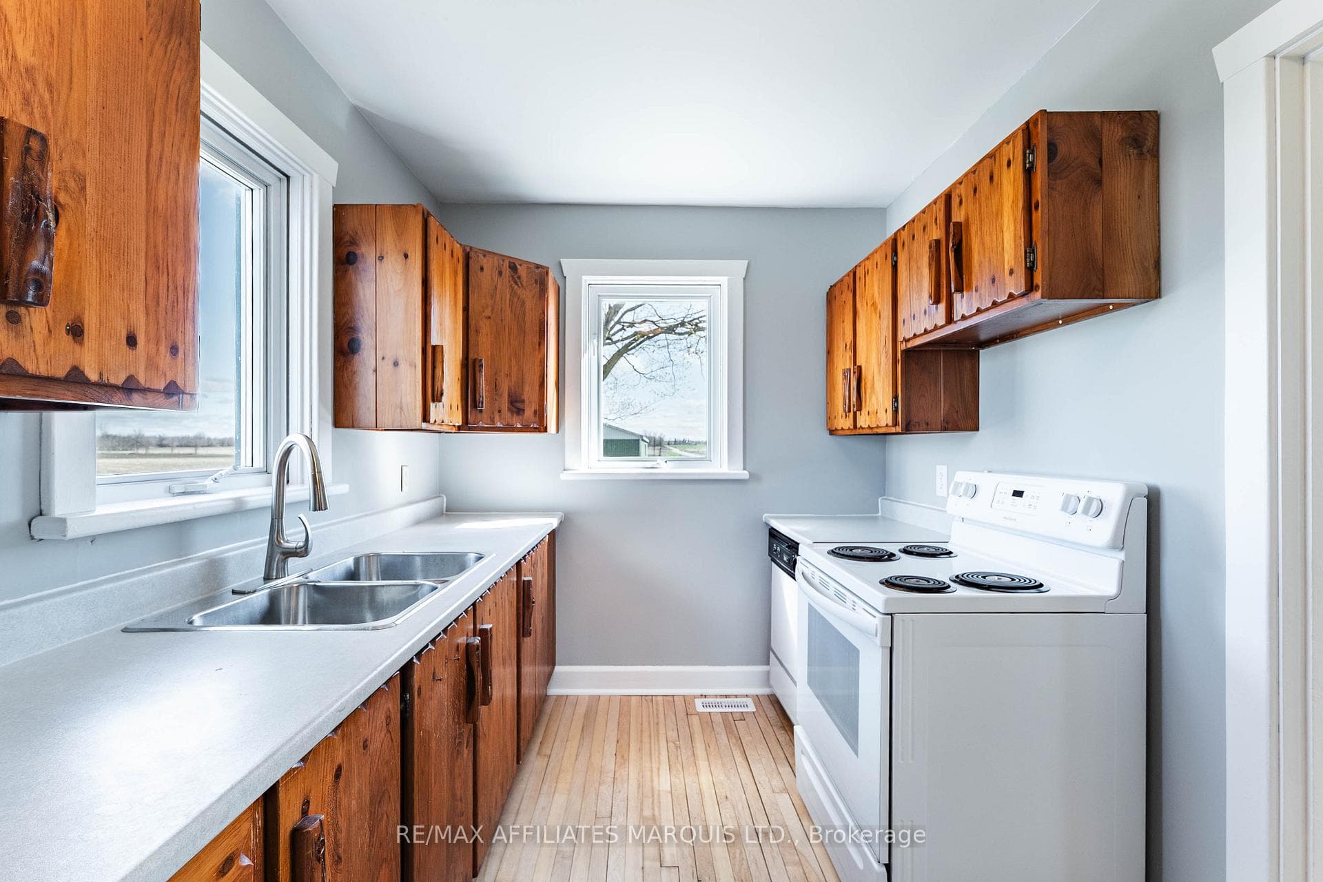 21495 Brodie Road photo 11