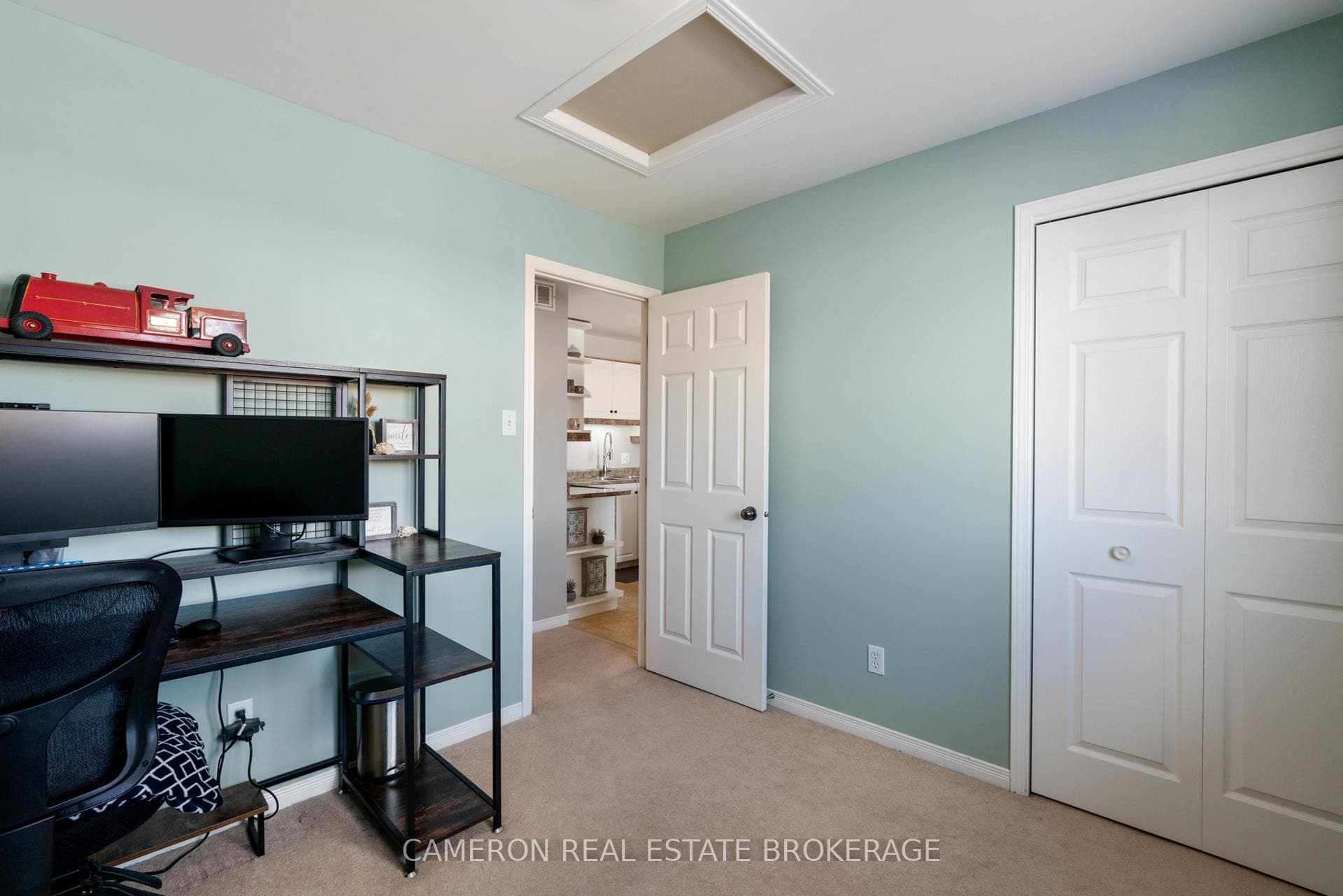 3215 Johnston Avenue photo 13