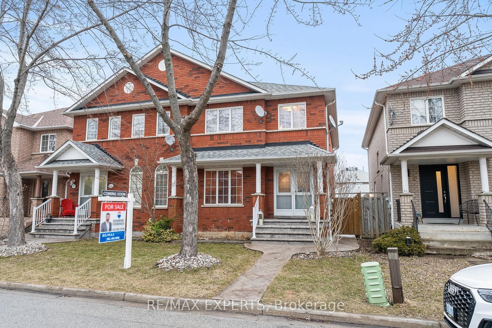 45 La Neve Avenue photo 1