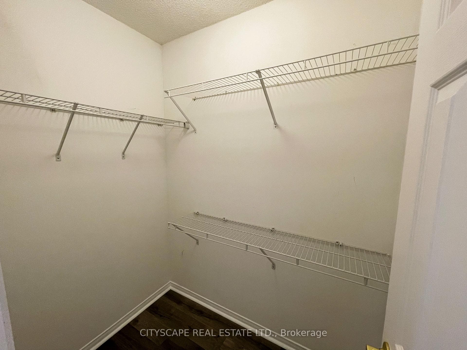 96 Sandringham Drive photo 18