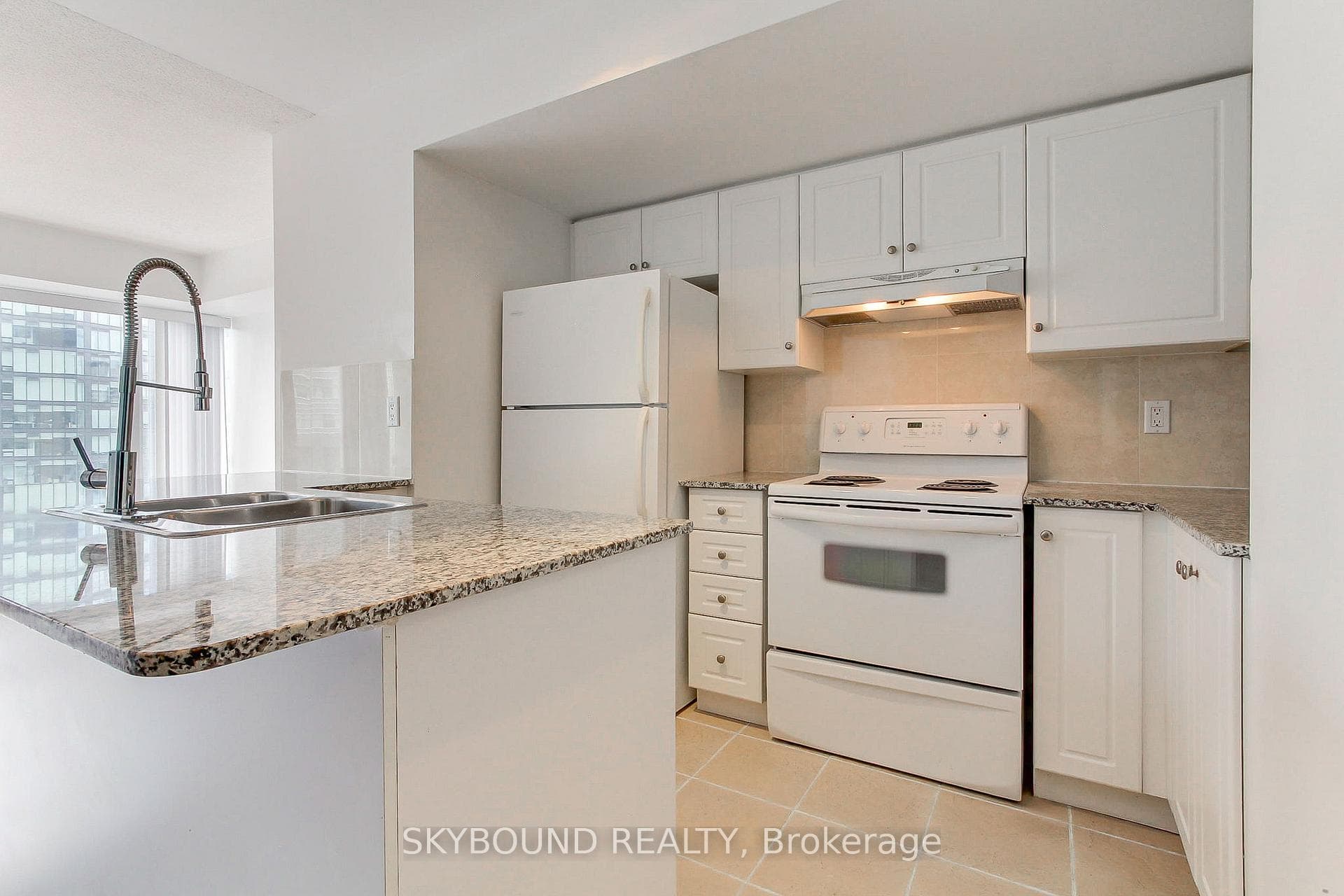 210 Victoria Street Unit 1810 photo 10