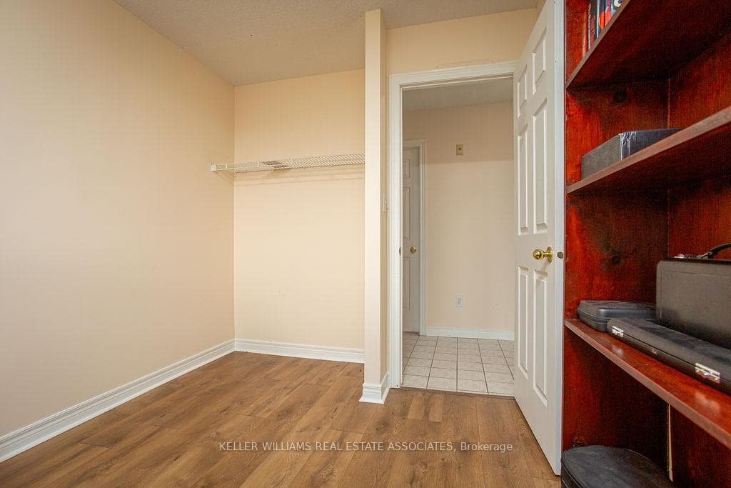 5 Ogilvie Street Unit 407 photo 12