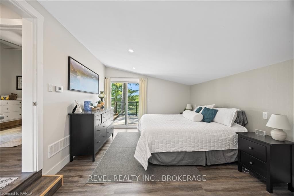 5743 HINCHINBROOKE Road photo 18