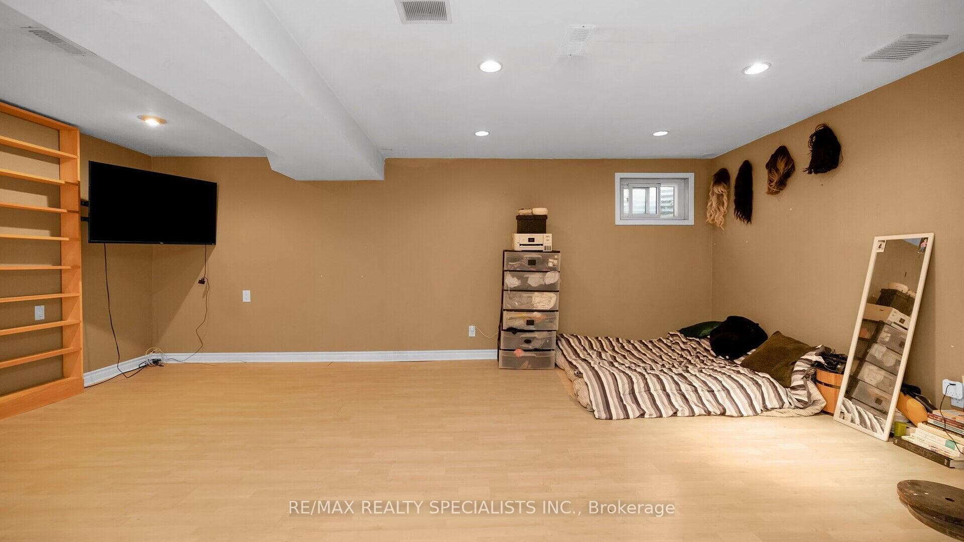 12 Huntington Court photo 27