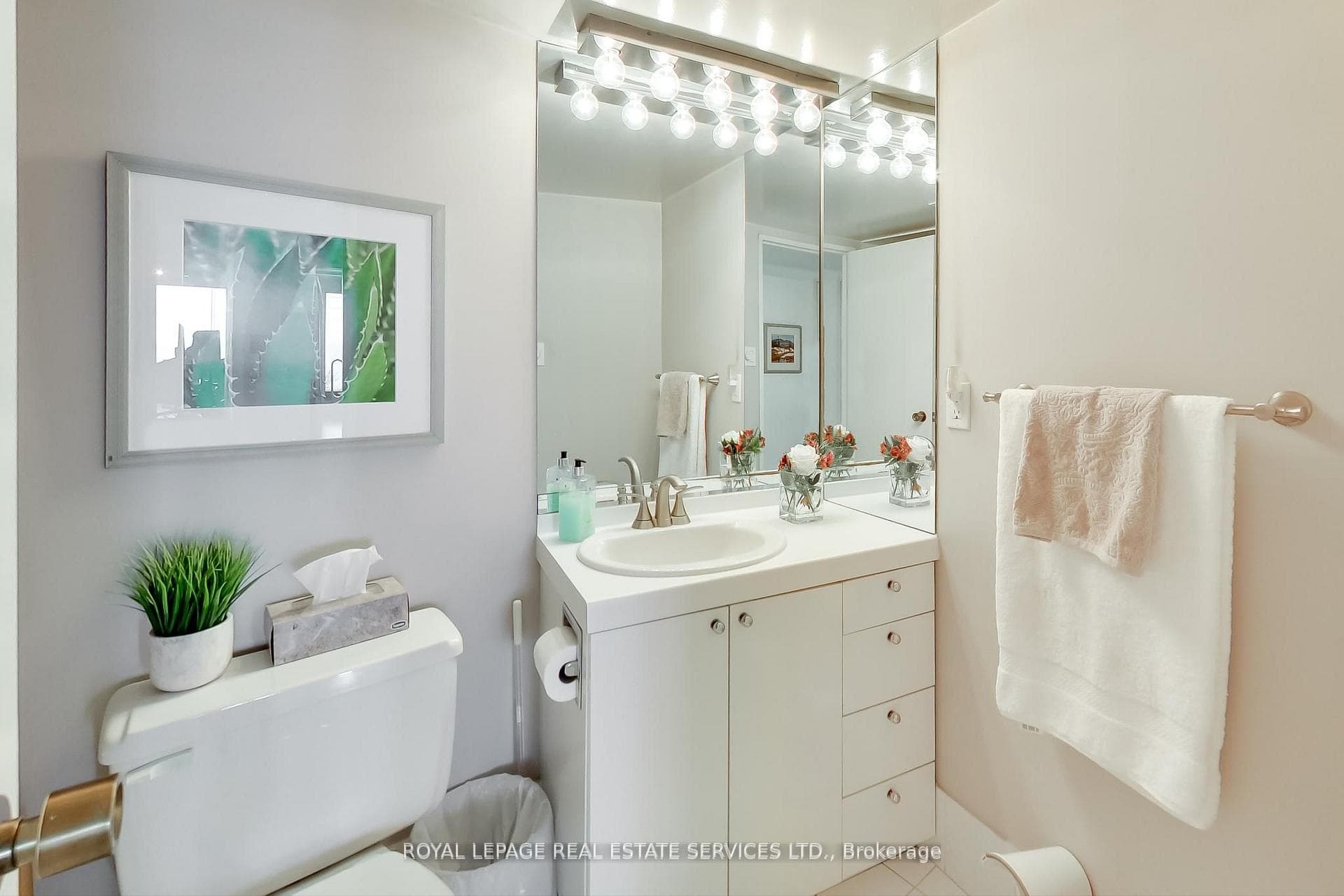 2045 Lake Shore Boulevard Unit 804 photo 7