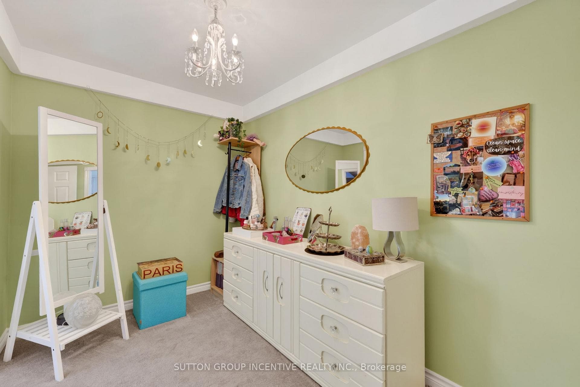 255 Pringle Drive photo 38