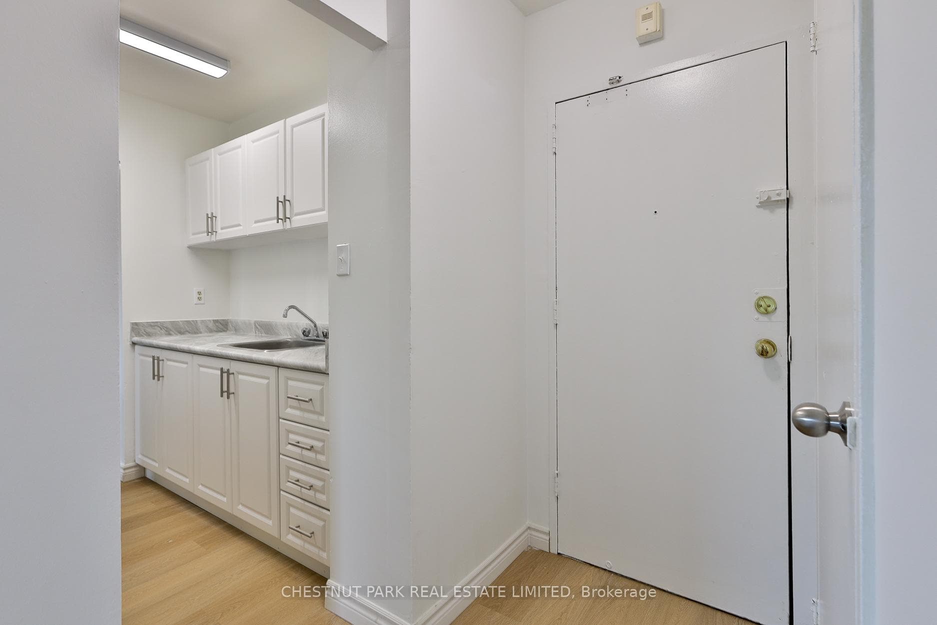 888 Glen Street Unit 507 photo 34