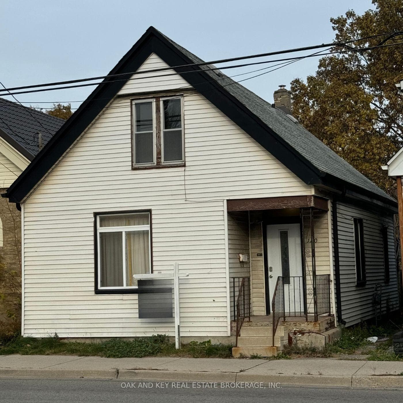 110 Adelaide Street photo 2