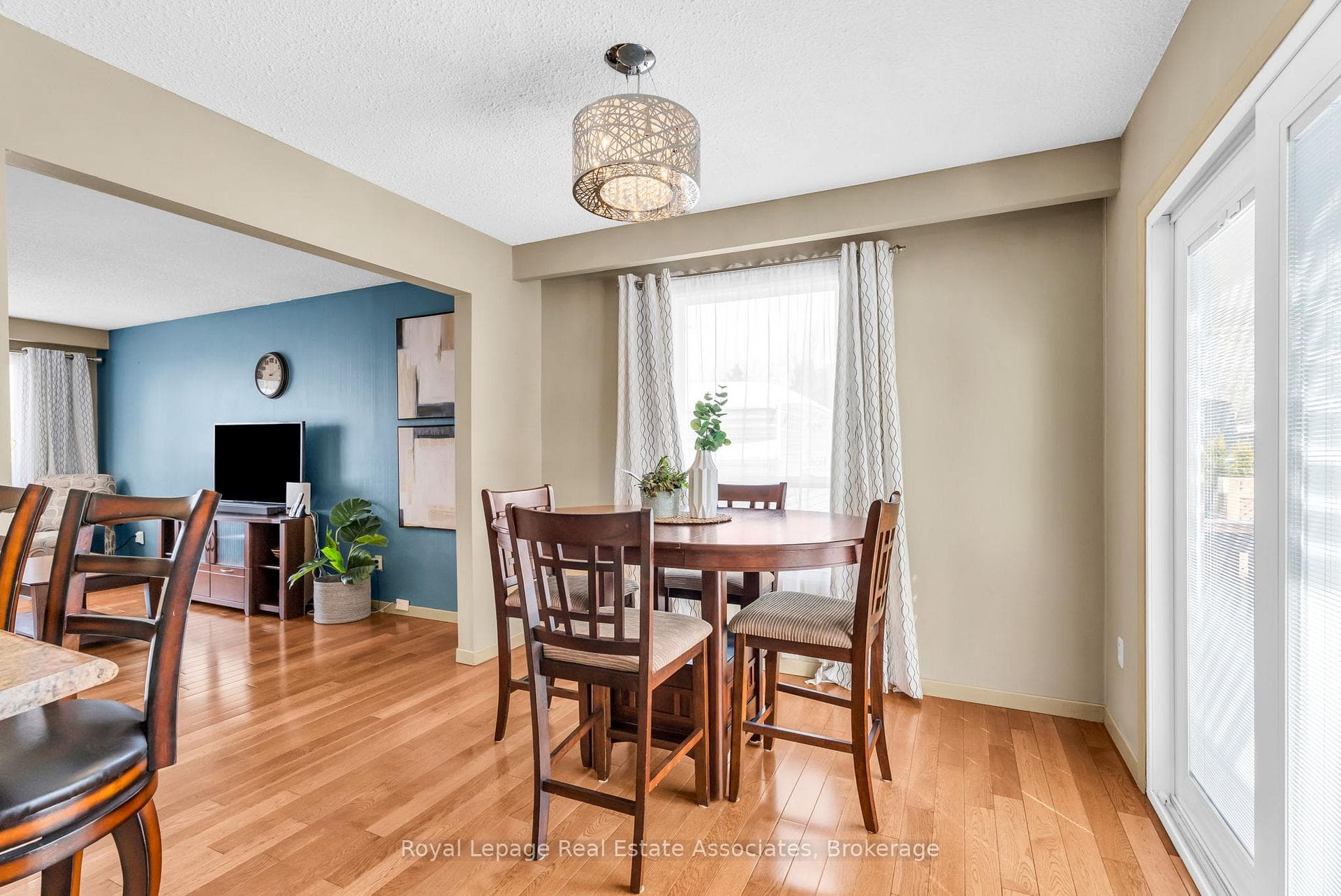 29 Norman Avenue photo 14