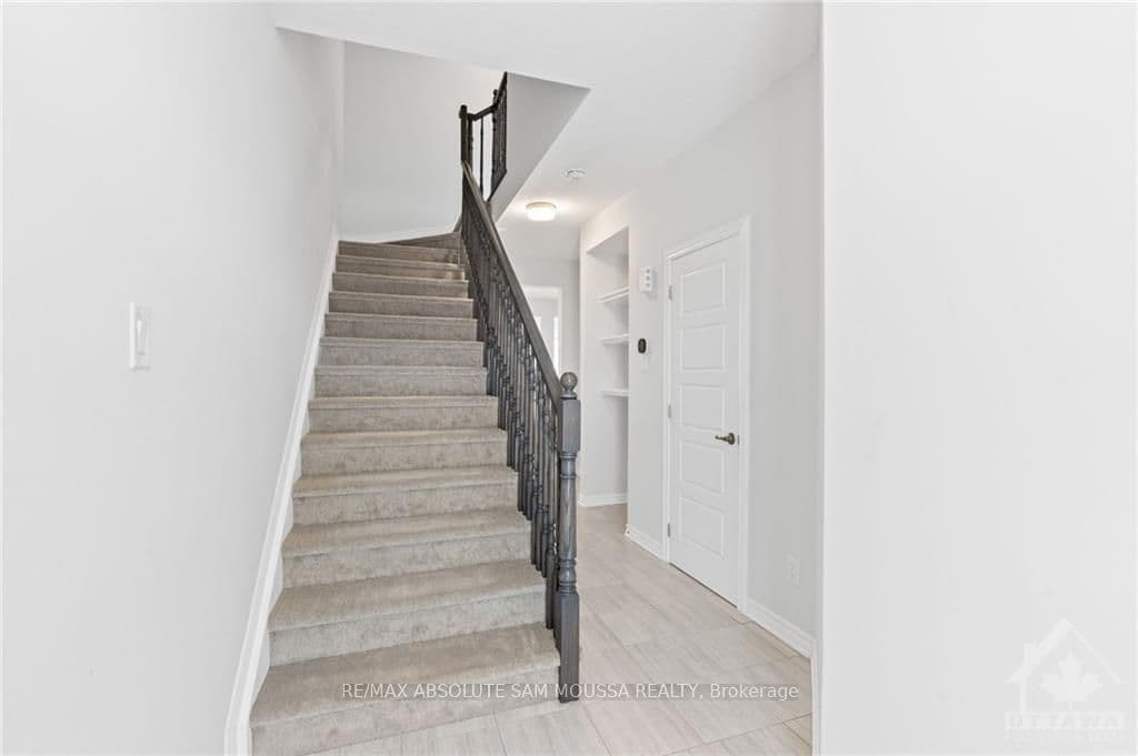 819 REGULUS Ridge photo 14