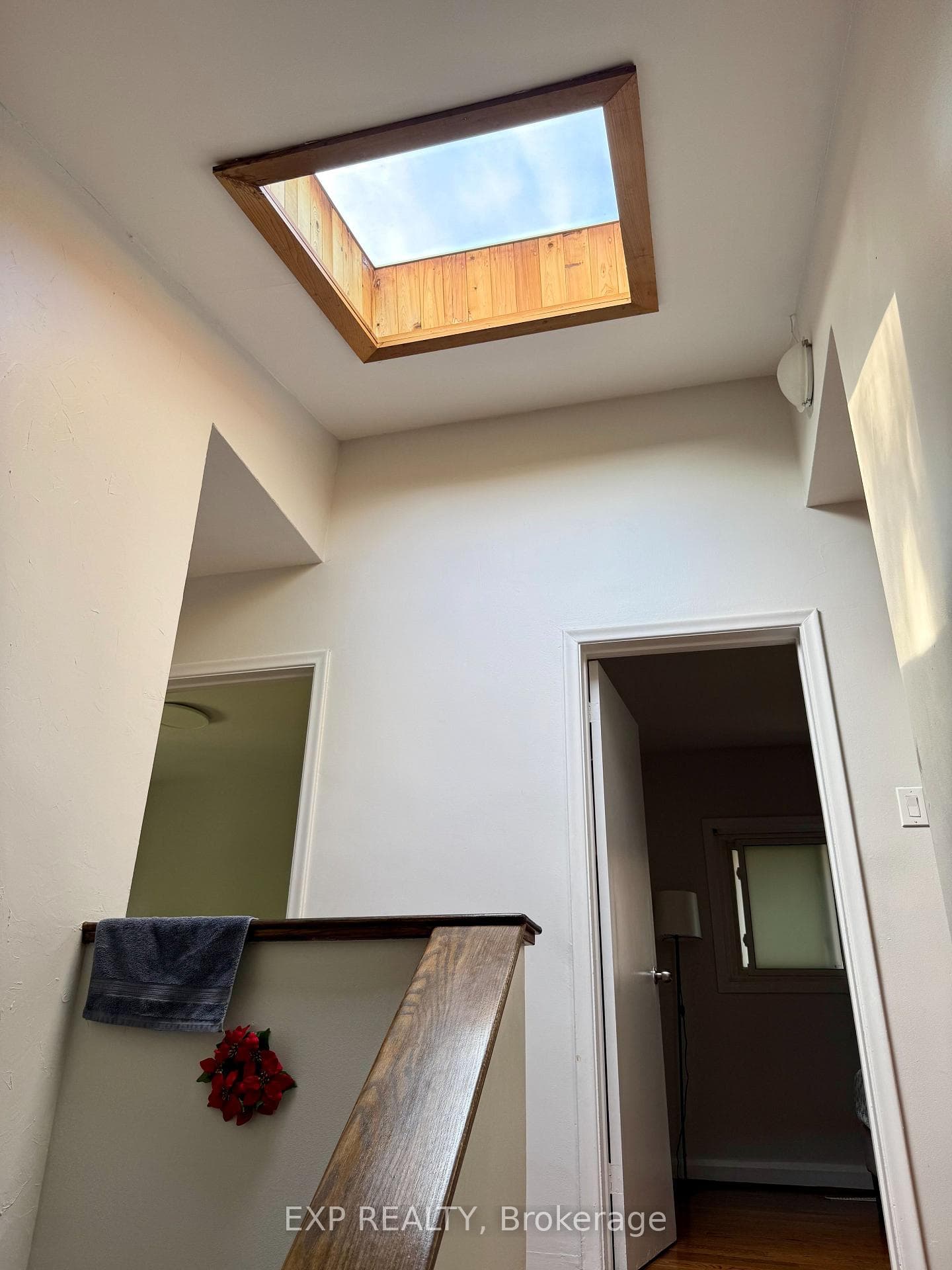 6 Mid Pines Road Unit Upper photo 19