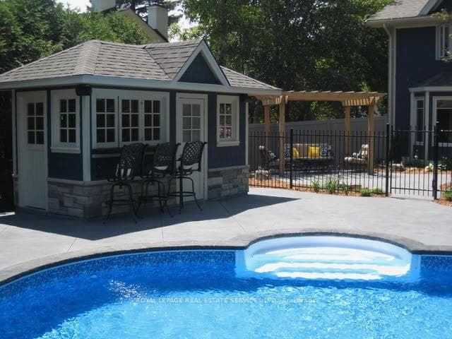 167 Cairncroft Road photo 32
