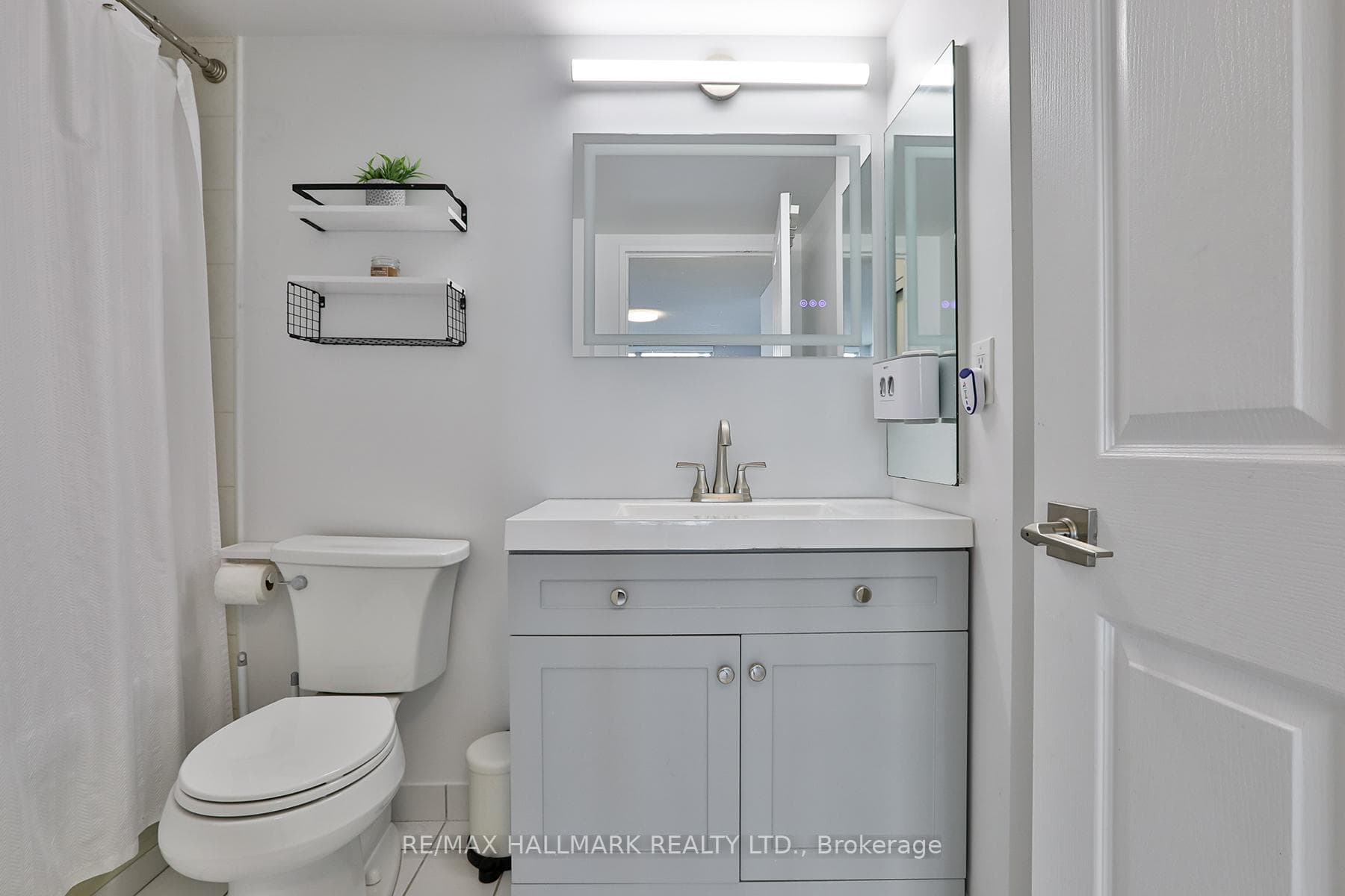 88 Corporate Drive Unit 1602 photo 21
