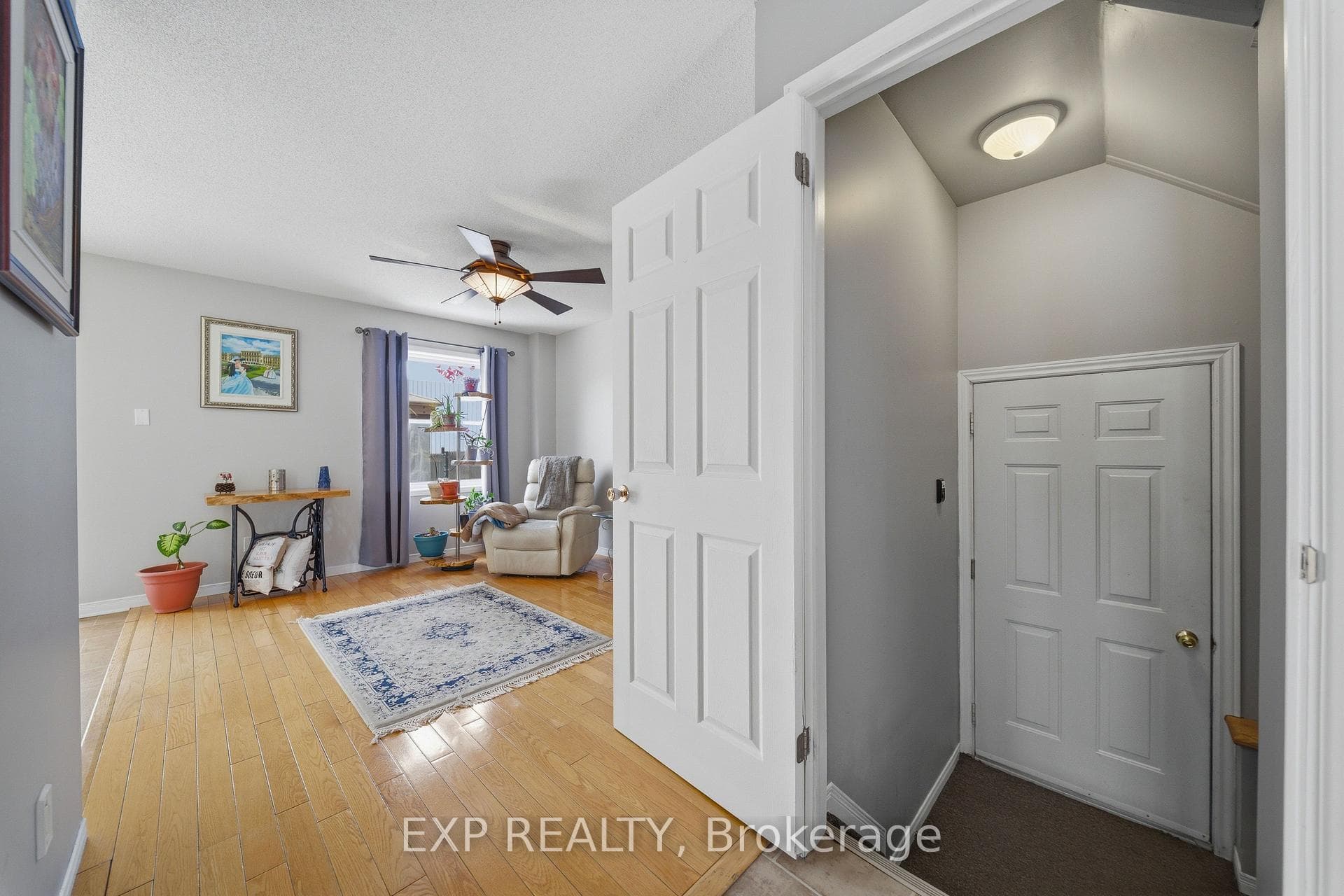296 BONAVISTA Street photo 9