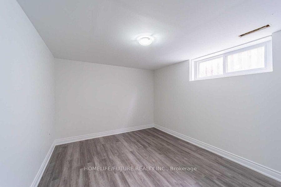 102 Golfhaven Drive Unit Lower photo 13