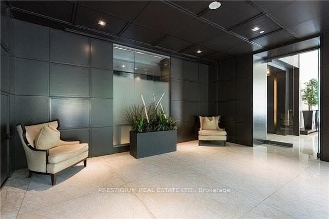 18 Yorkville Avenue Unit 1407 photo 14