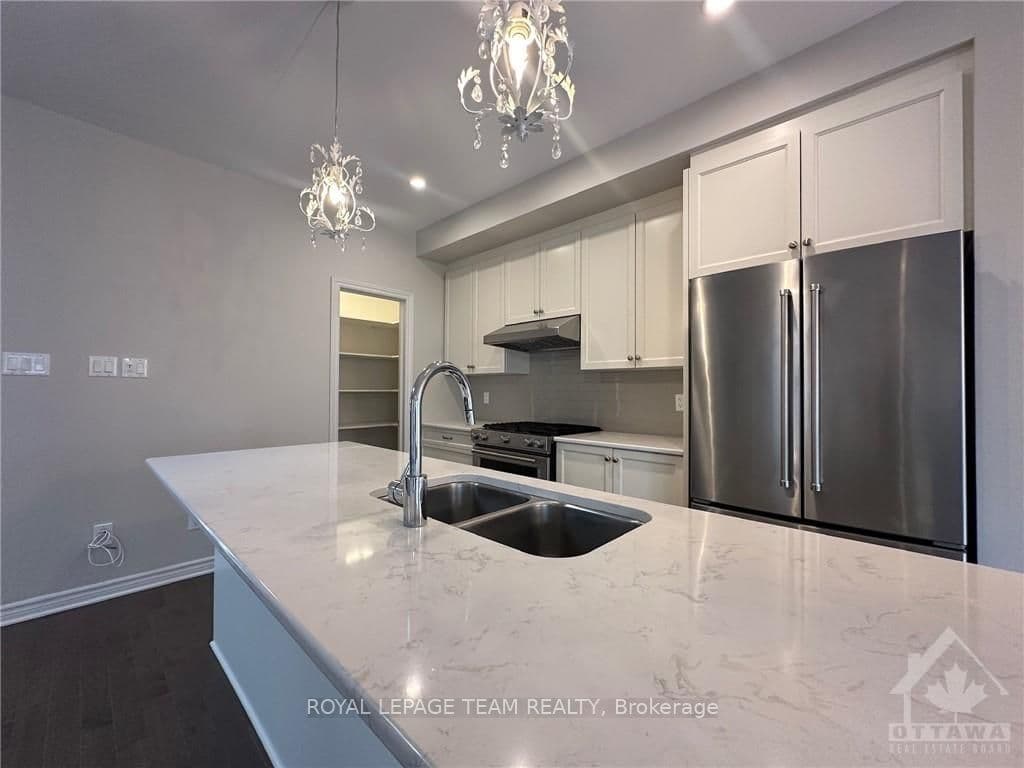 709 SORA Way photo 5