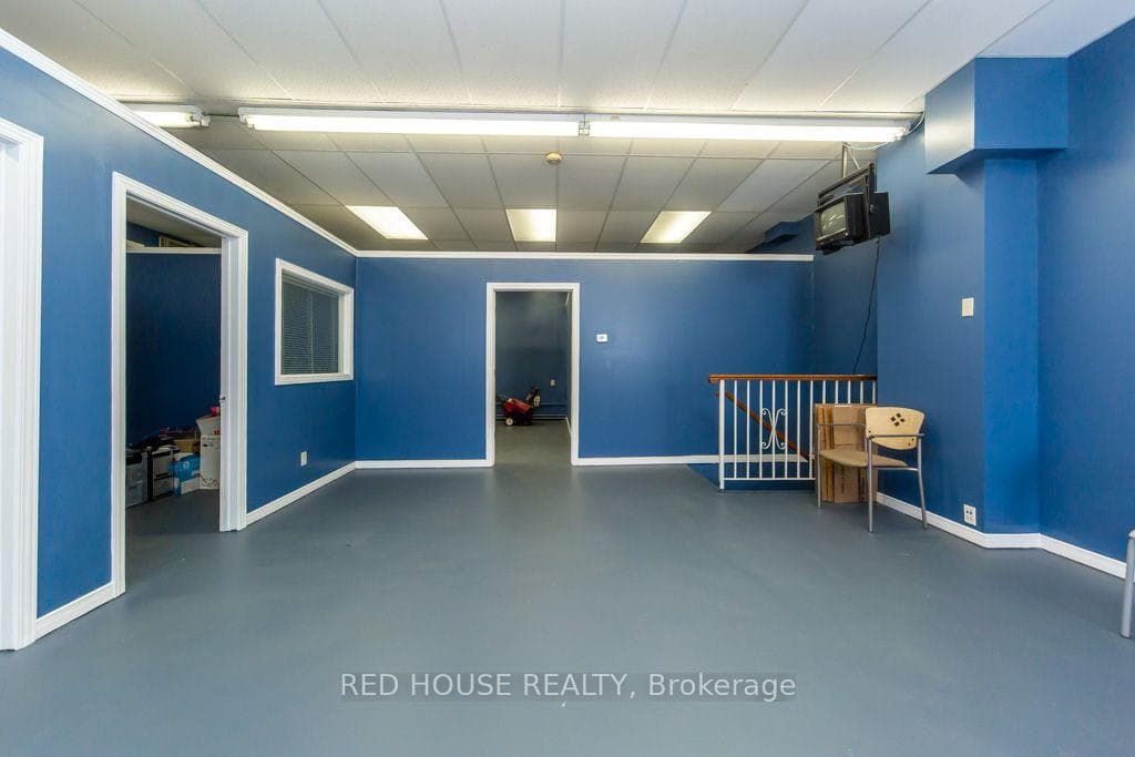 658 Vaughan Road photo 13