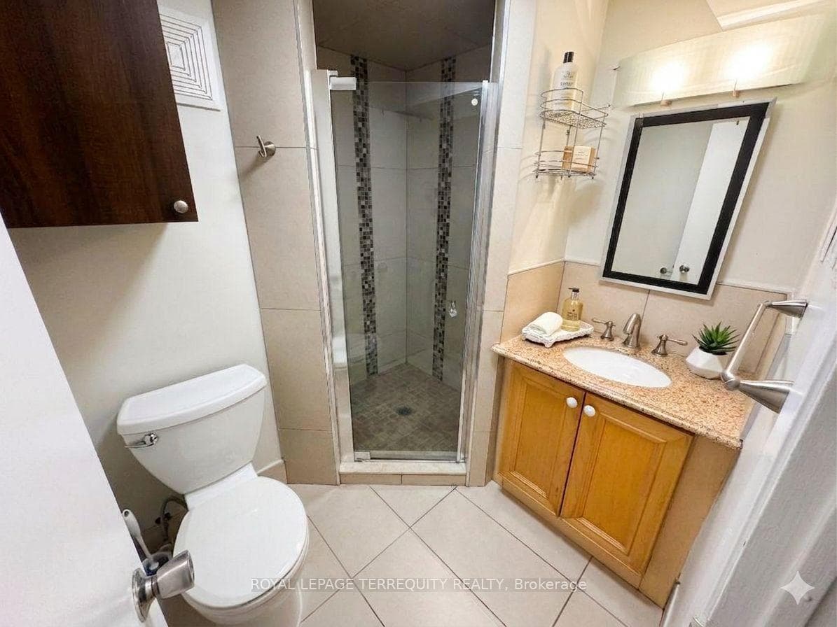 475 Woodbine Avenue Unit 2 photo 16