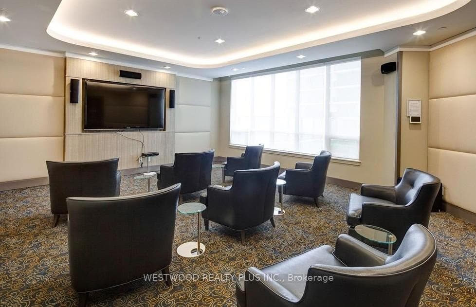 7171 Yonge Street Unit 1607 photo 5