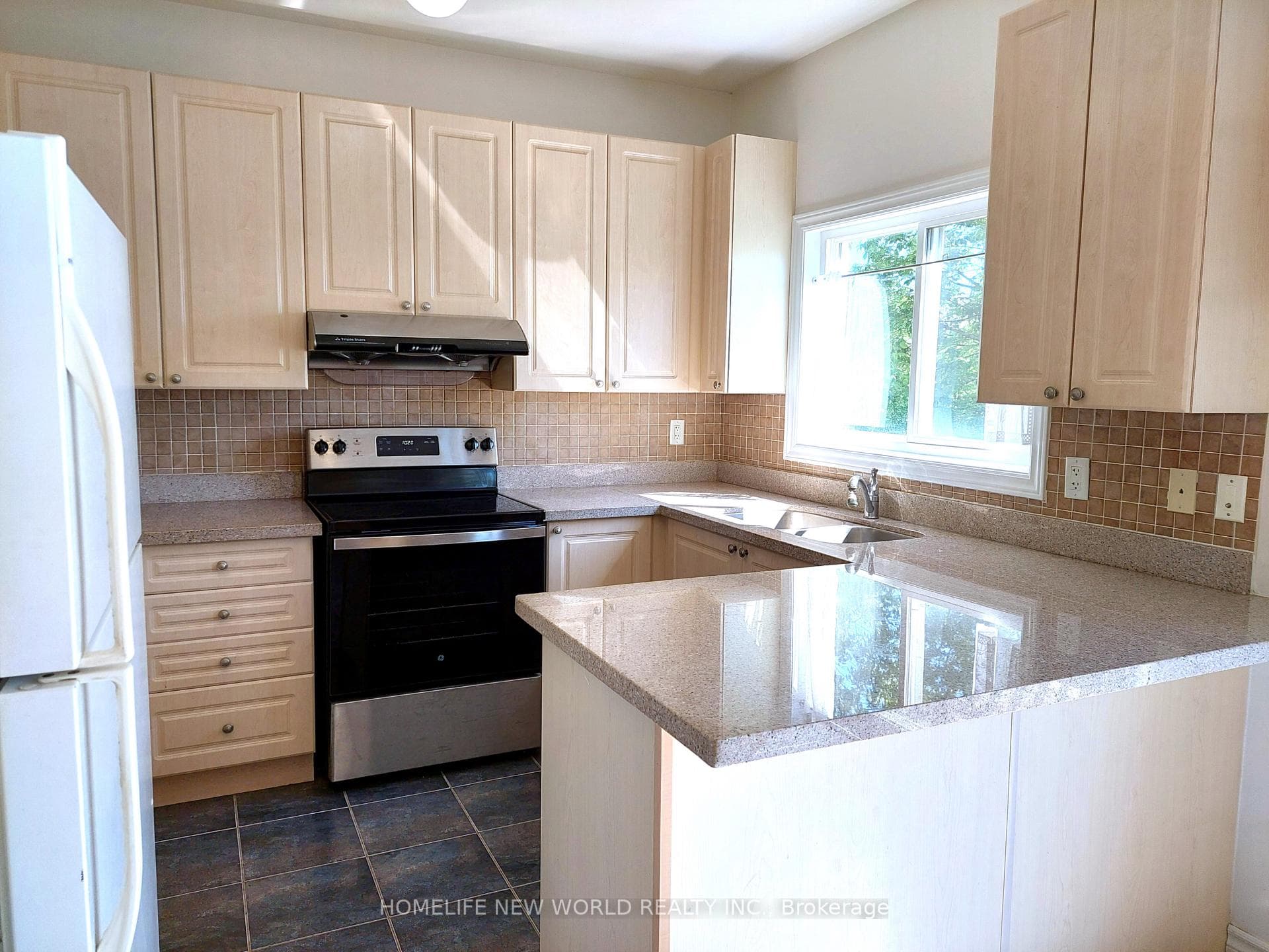 223 Bilbrough Street photo 6