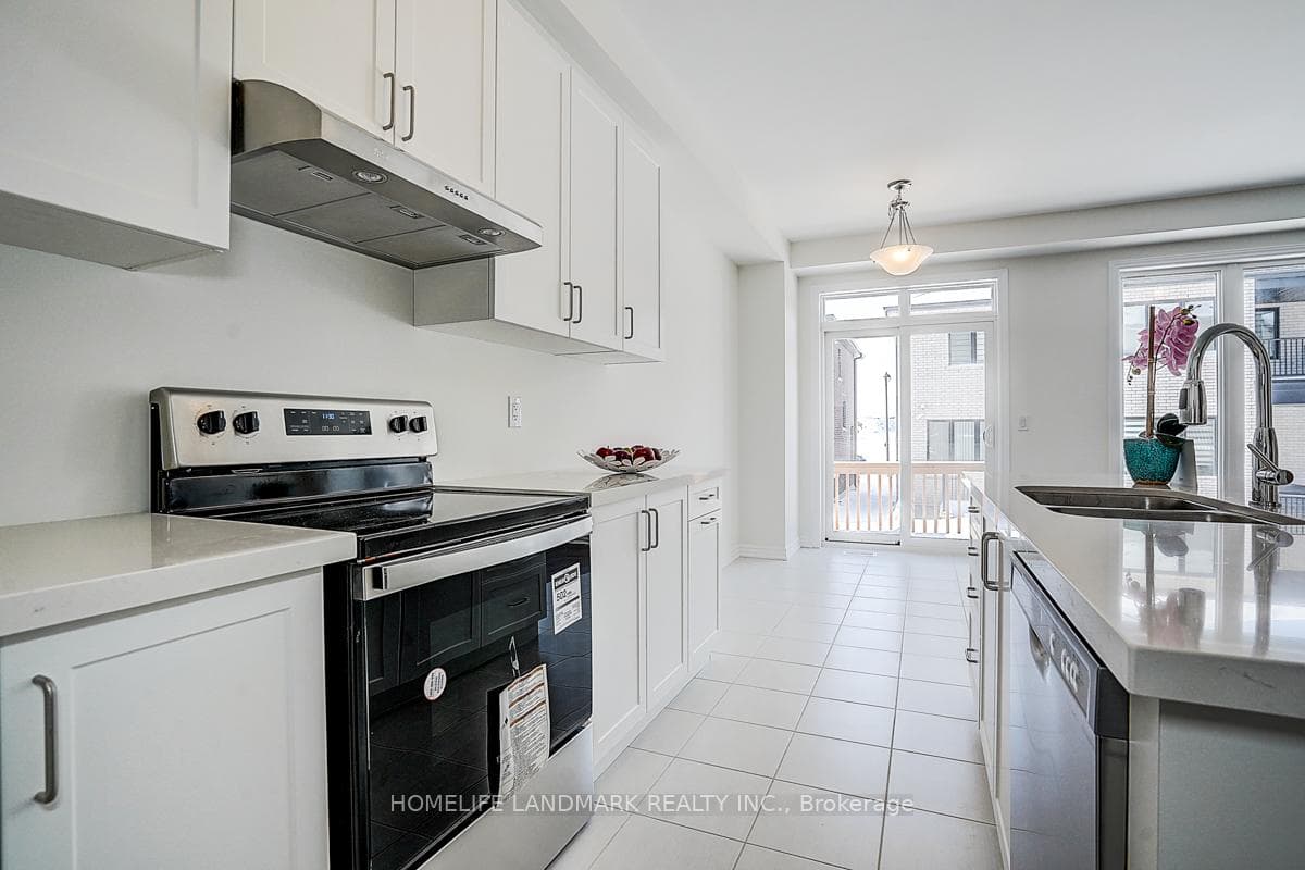 22 Freeman Williams Street photo 12