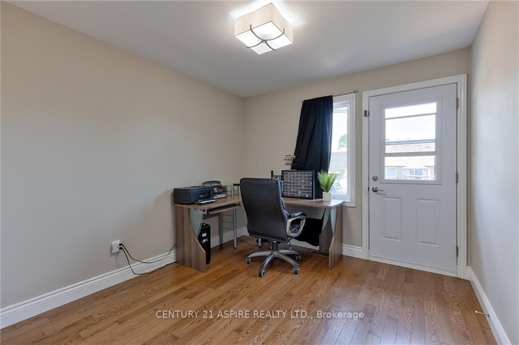 397 BELL Street Unit B photo 15