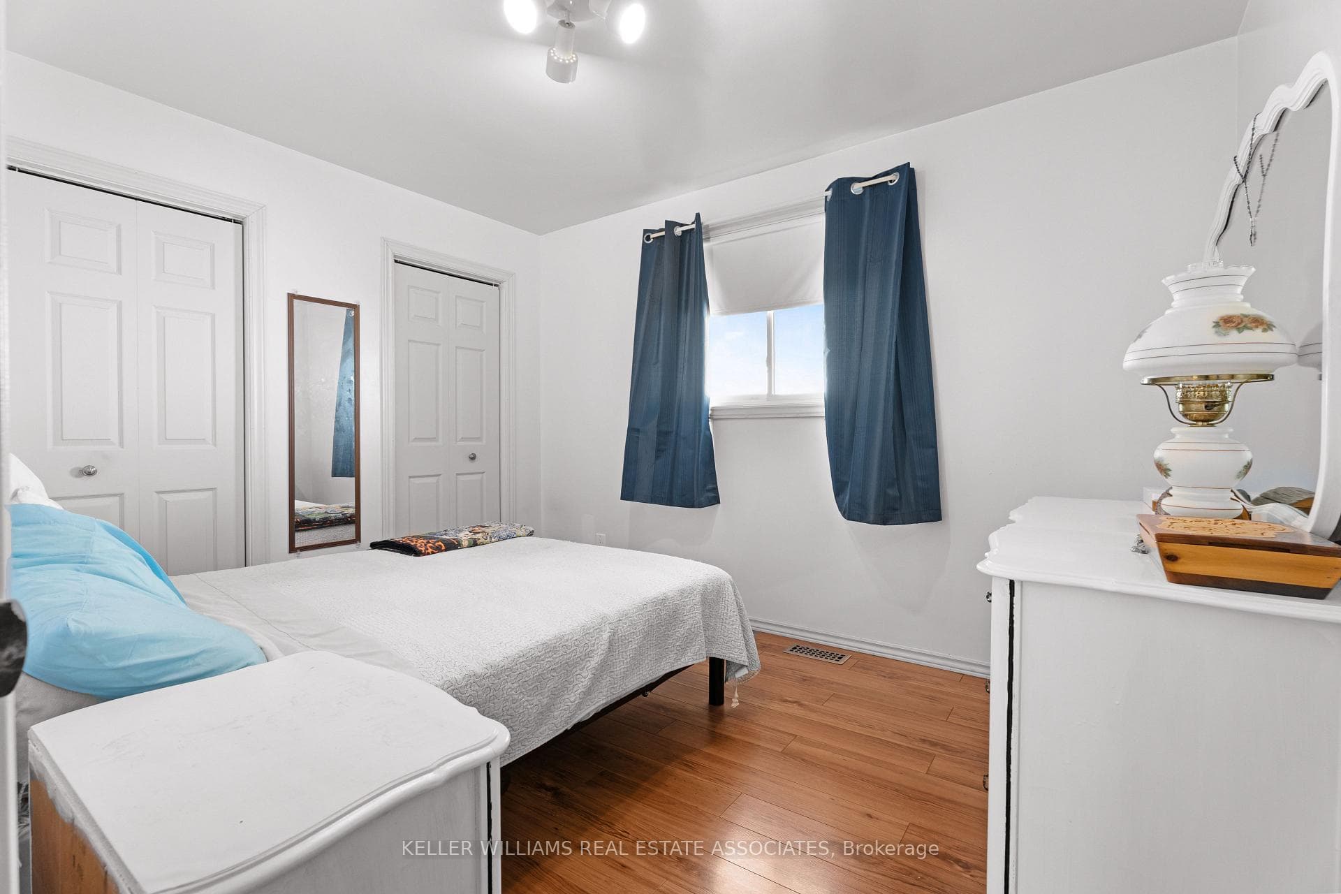 32 Mcilwraith Crescent photo 8