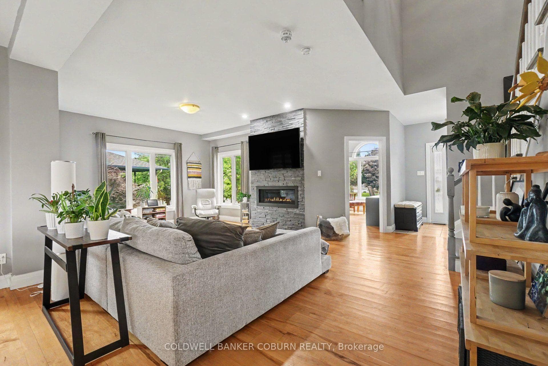 88 Tabitha Crescent photo 6