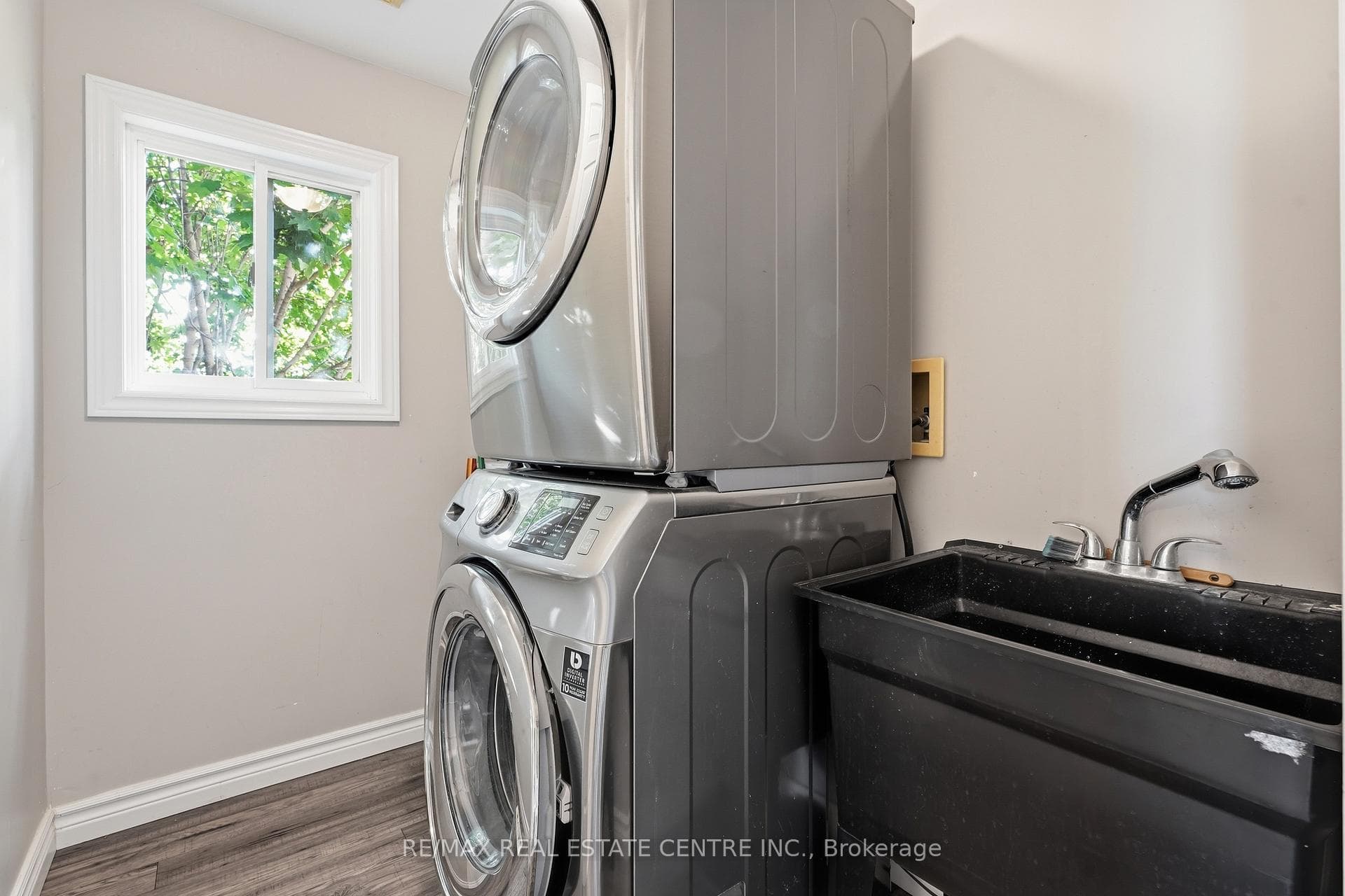 128 Houghton Street photo 32
