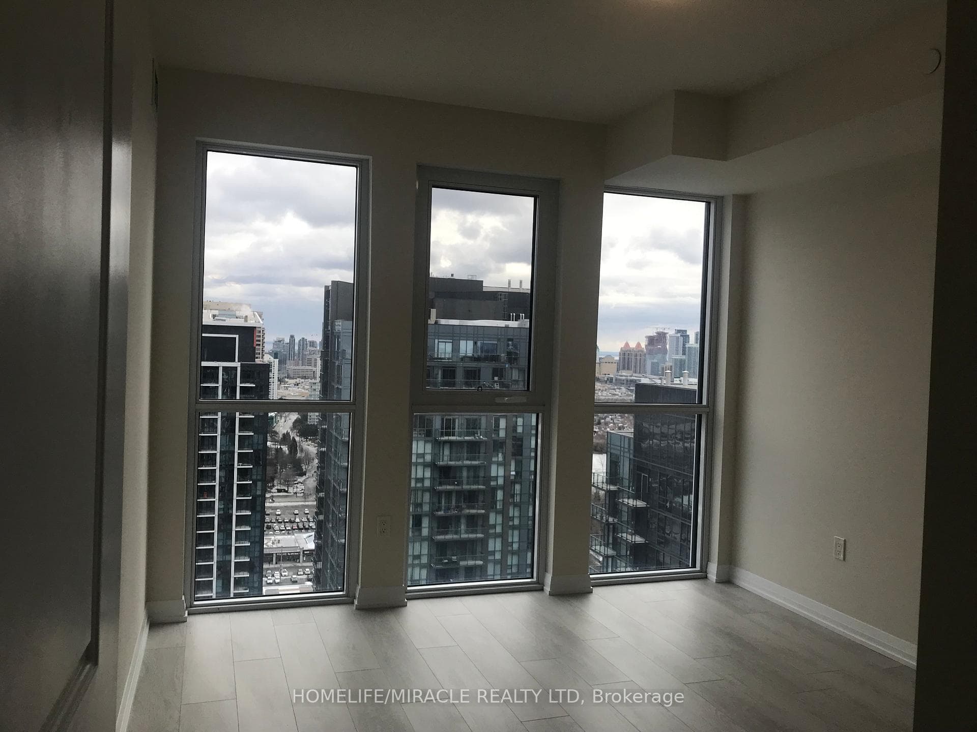 35 Watergarden Drive Unit 2513 photo 6