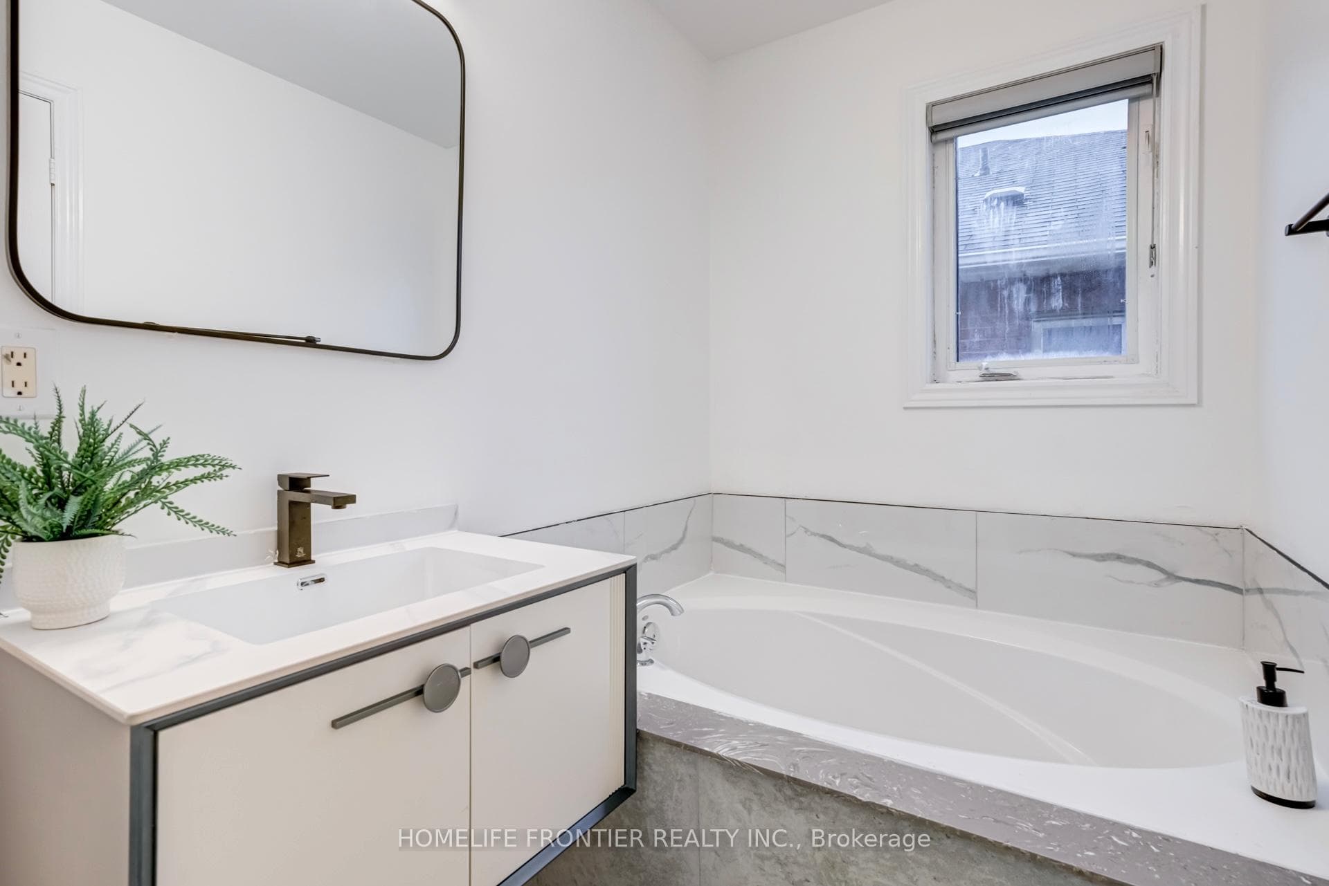 805 Othello Court photo 24