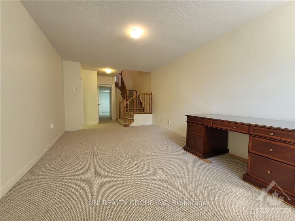 96 WESTPOINTE Crescent photo 27