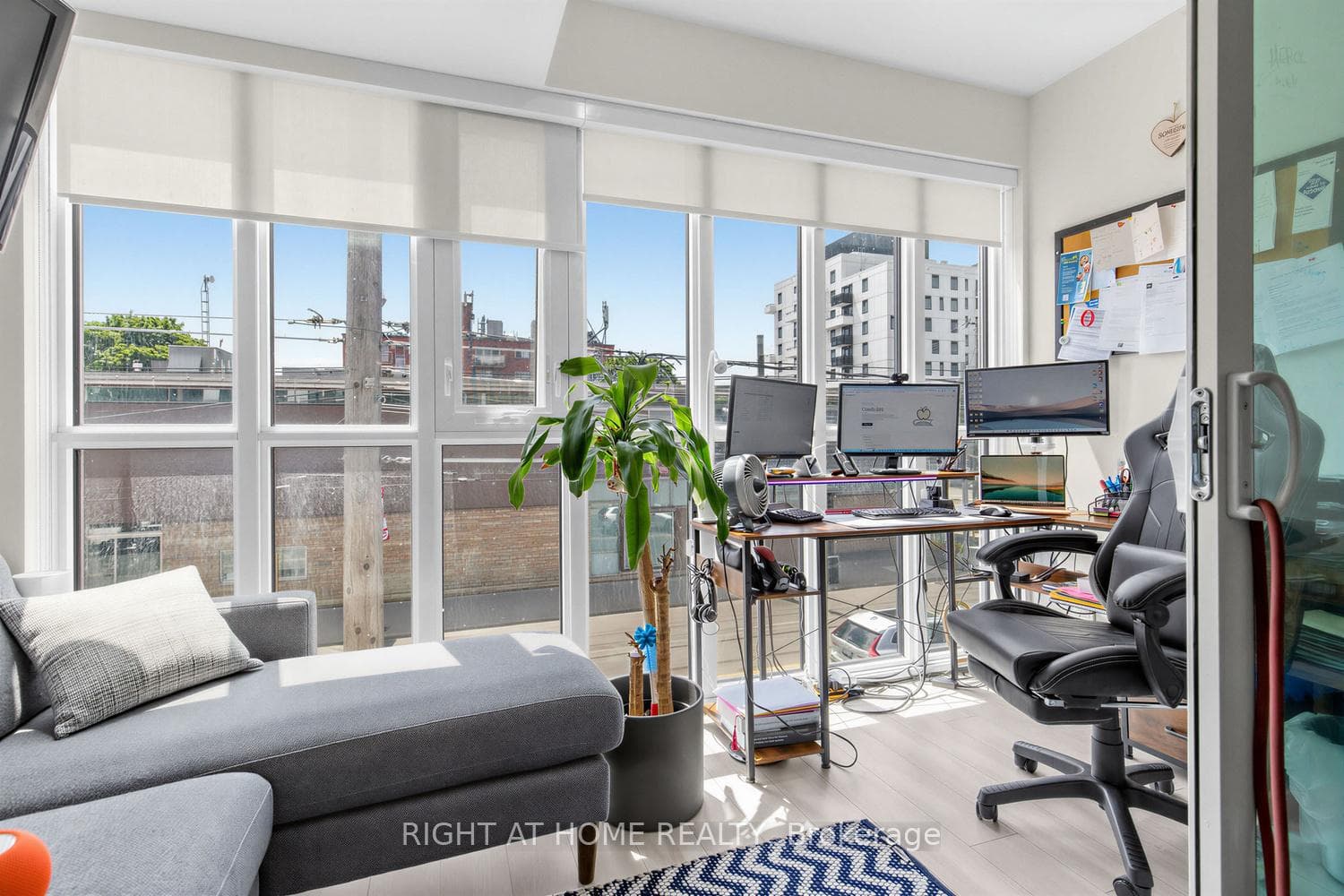 1630 Queen Street Unit 211 photo 3