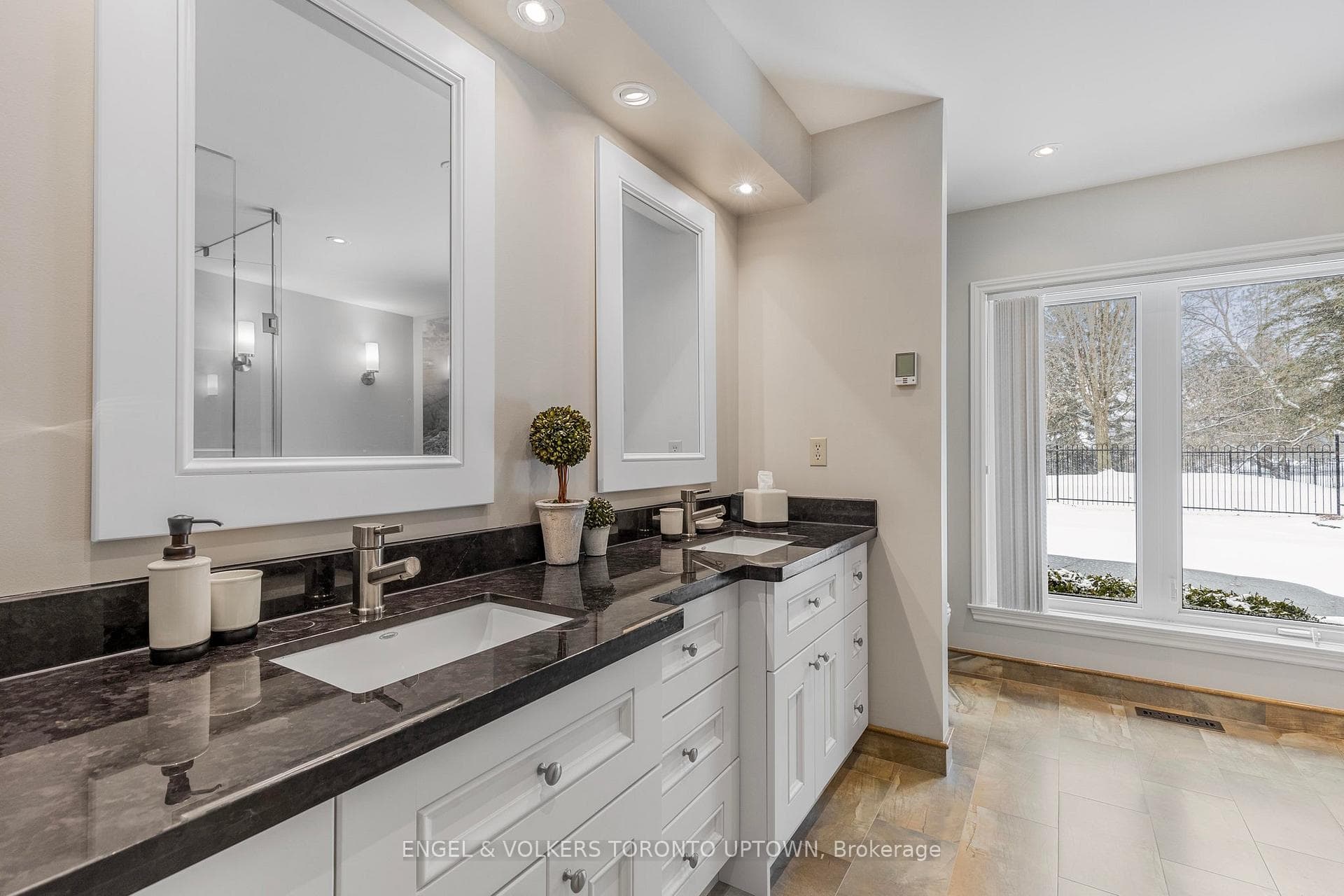 92 McClure Drive photo 12