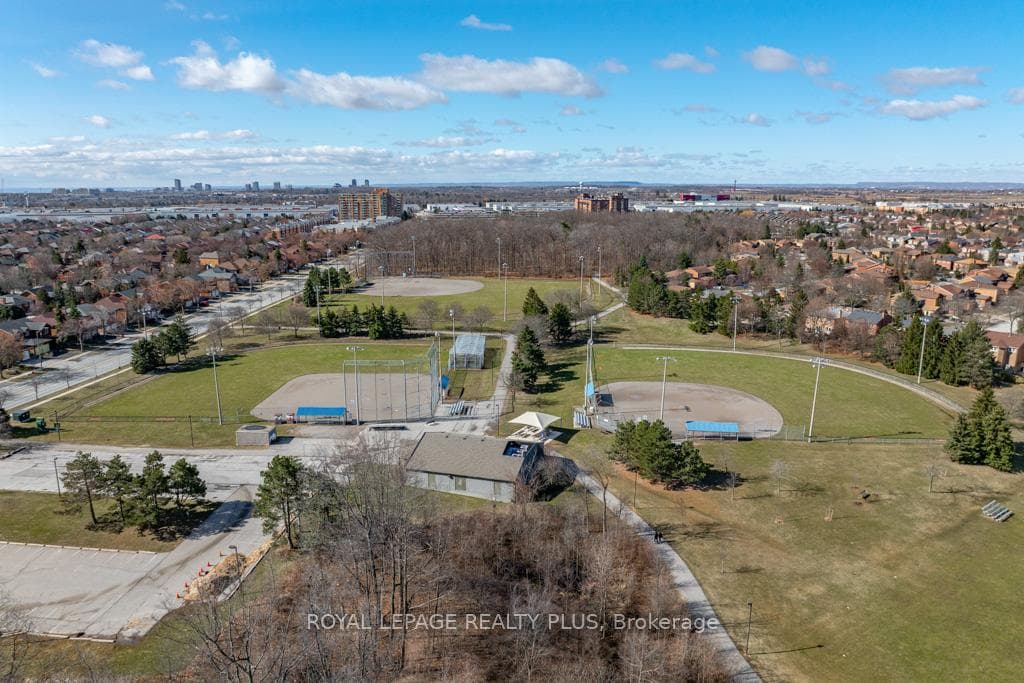 3500 Loyalist Drive photo 39