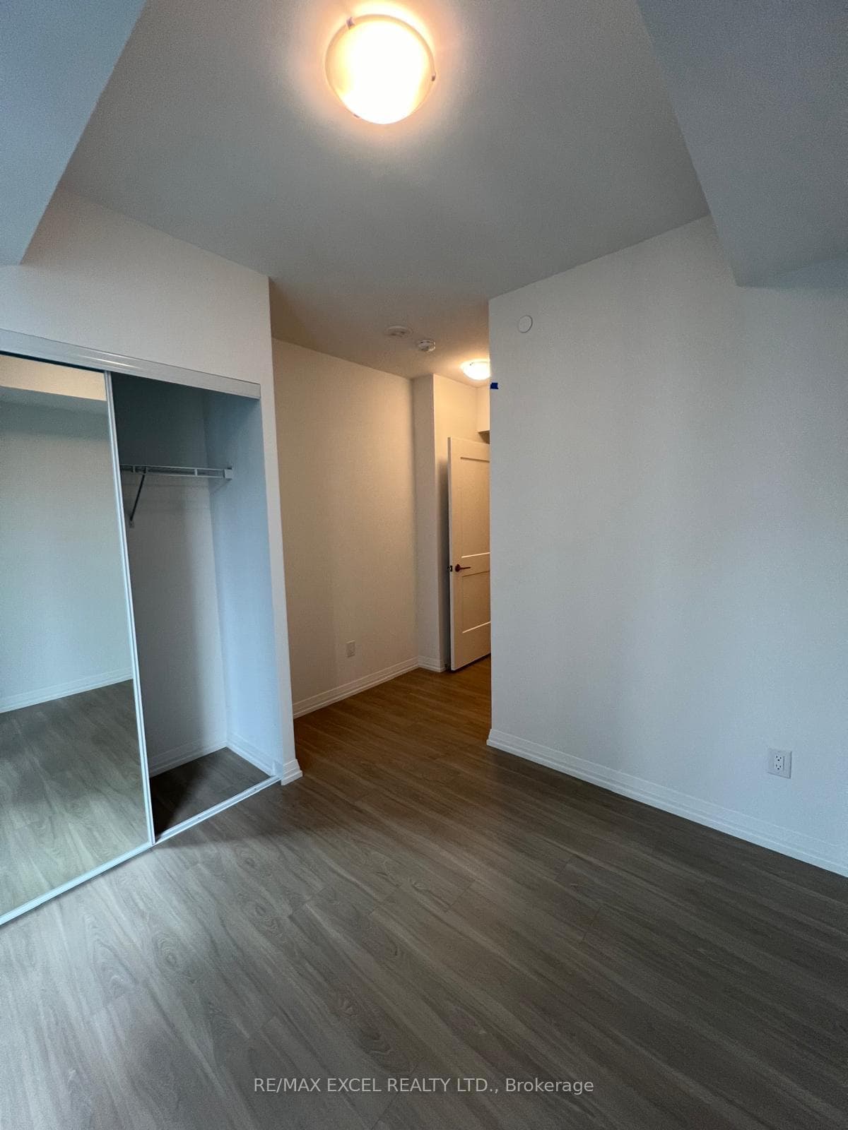 8 Widmer Street Unit 4305 photo 10