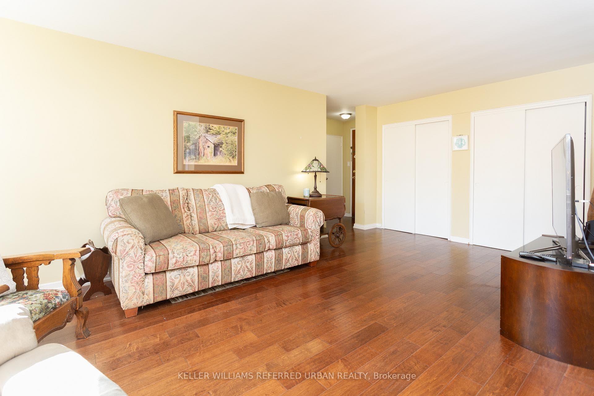 160 The Donway N/A Unit 403 photo 9