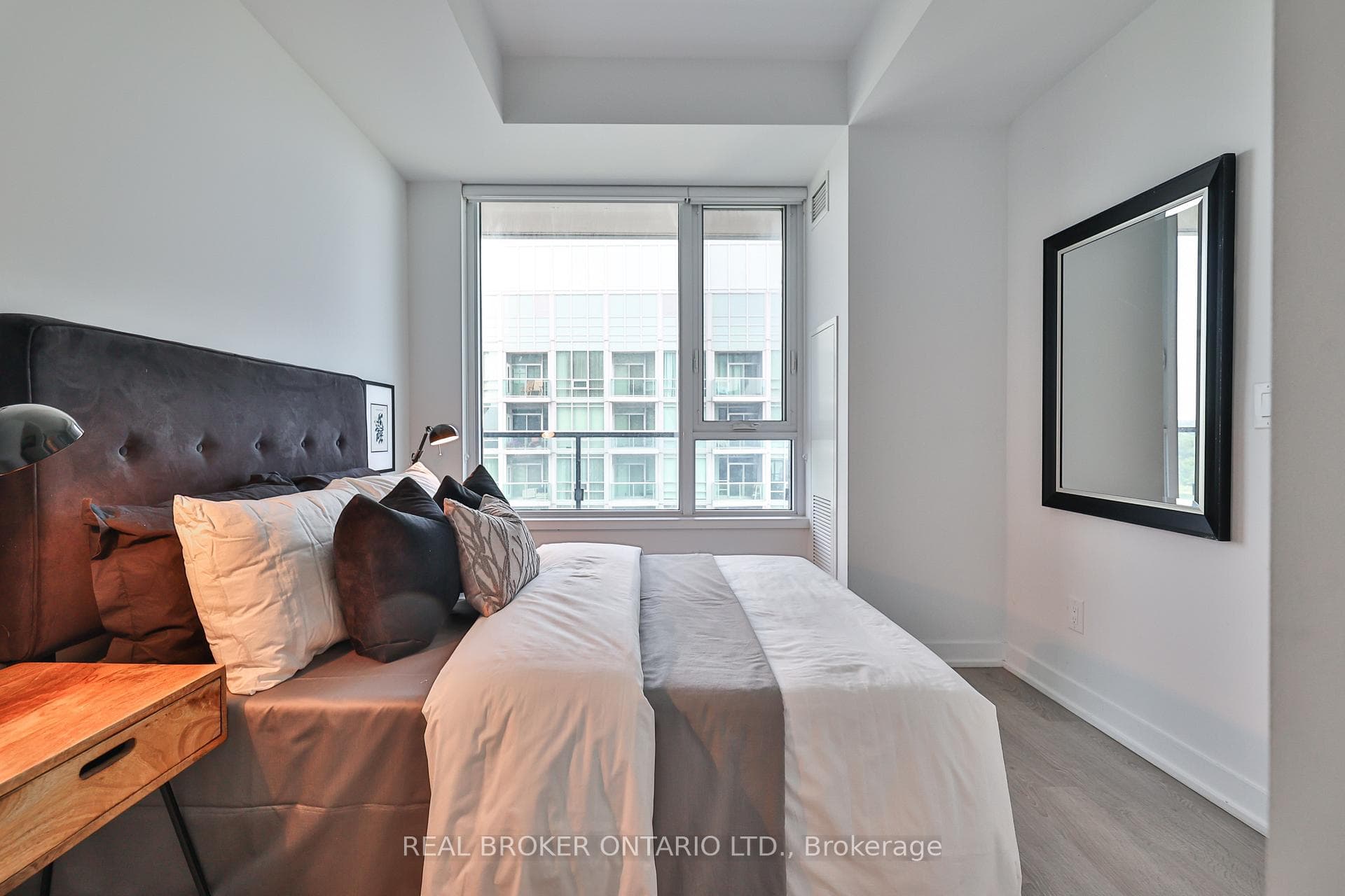 1926 Lake Shore Boulevard Unit 2006 photo 25