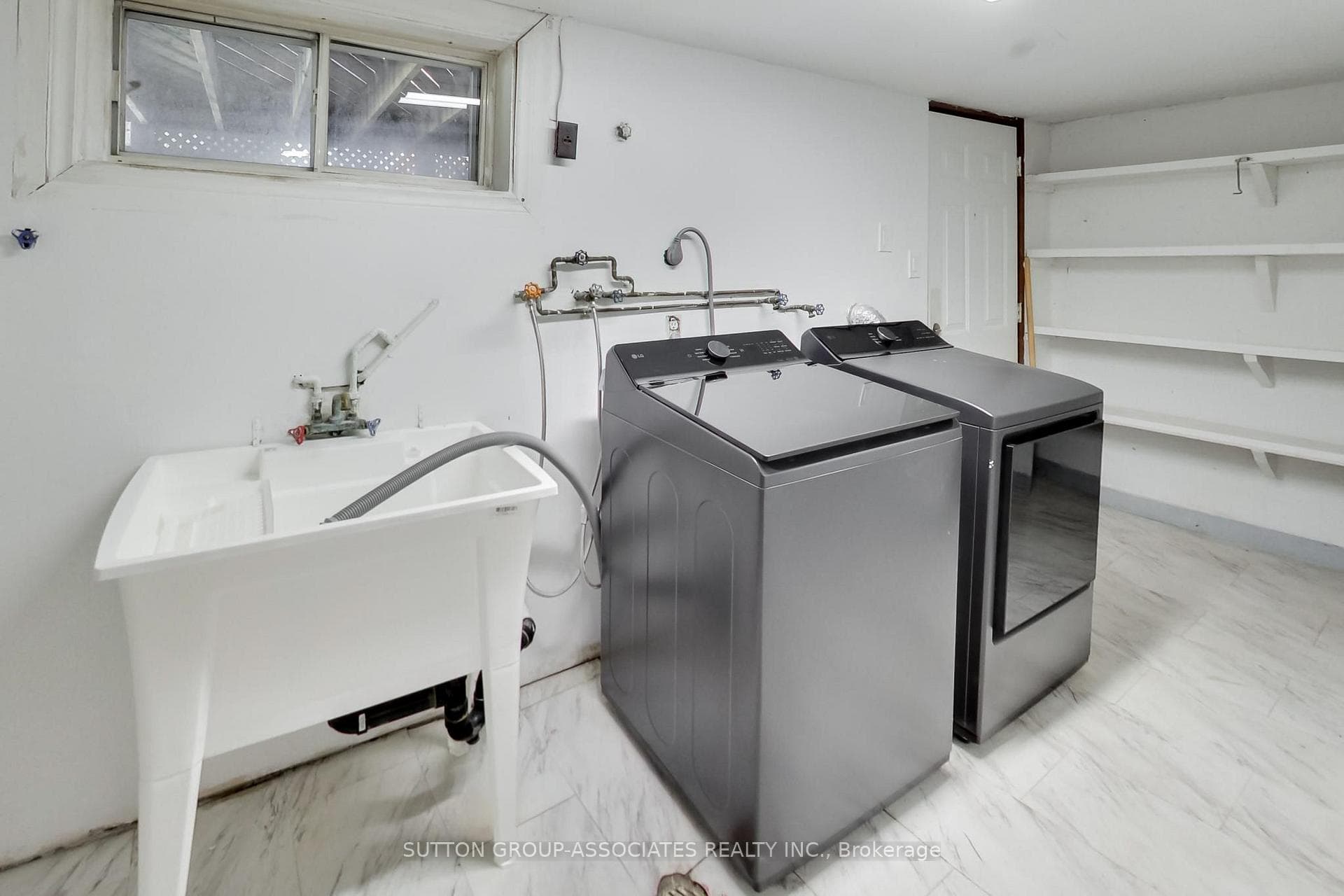 175 Earlsdale Avenue photo 41