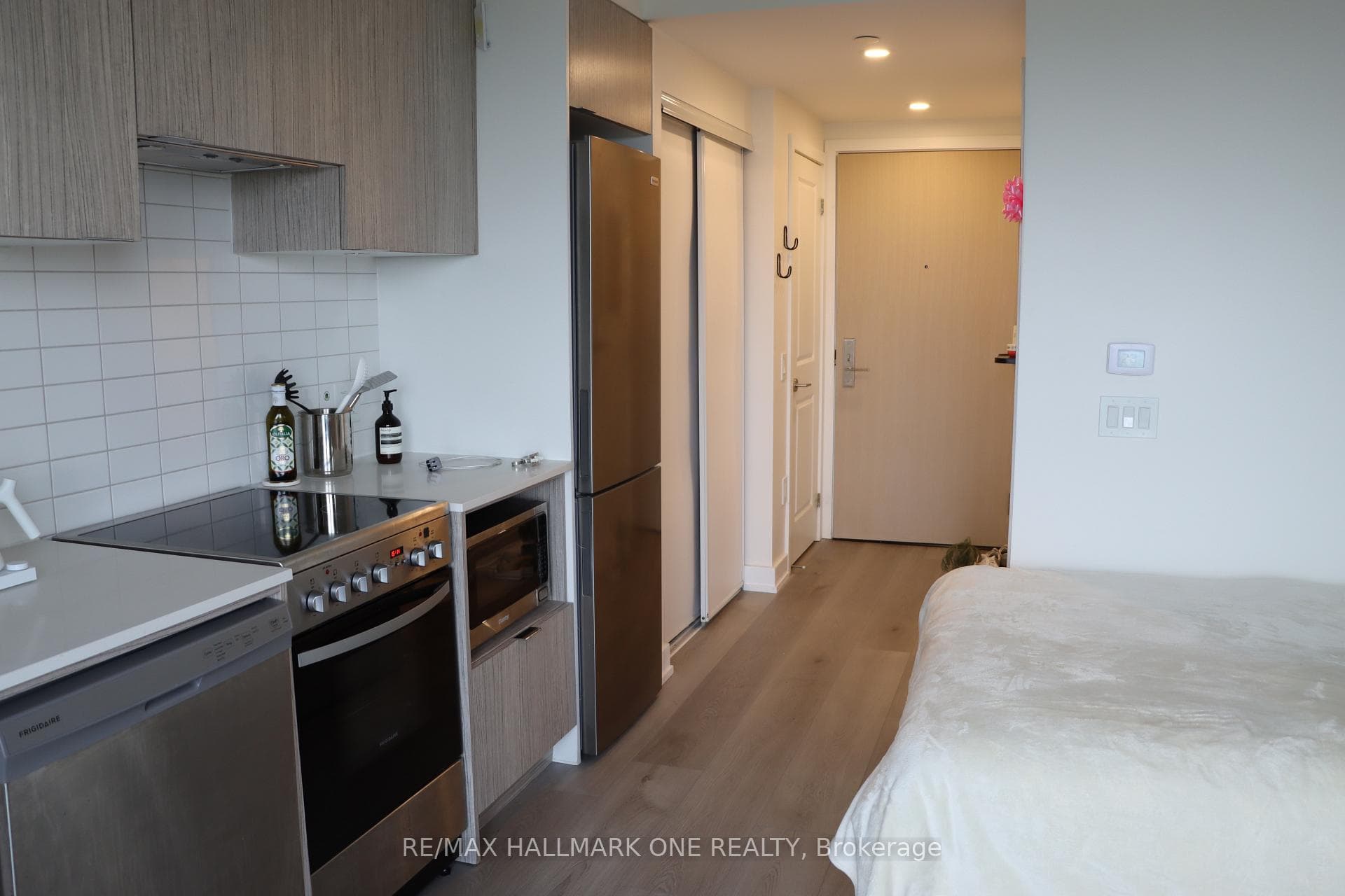 395 Bloor Street Unit 2209 photo 27