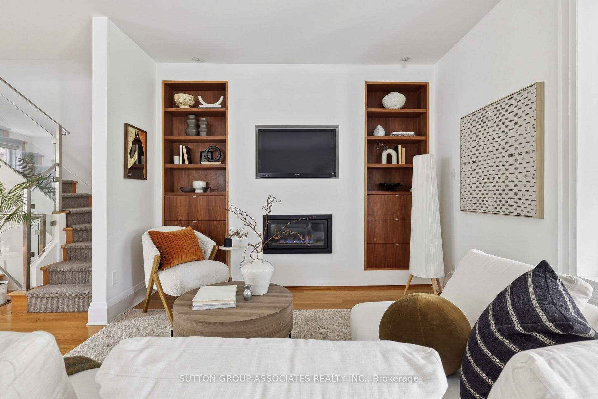 204 Beatrice Street photo 8