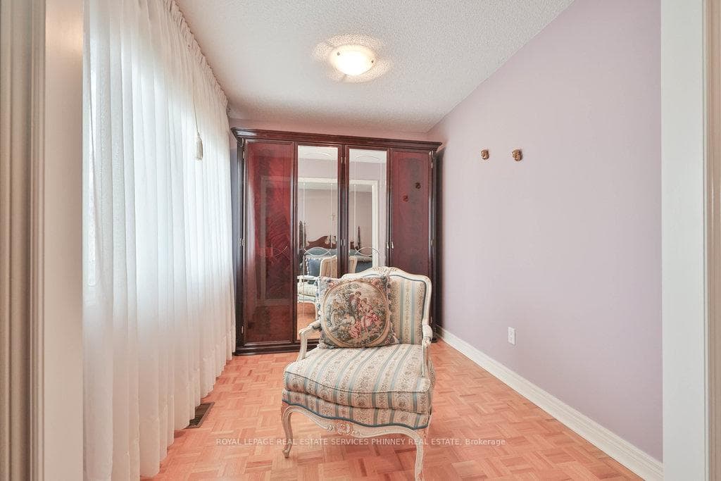 5310 Shackleton Way photo 19