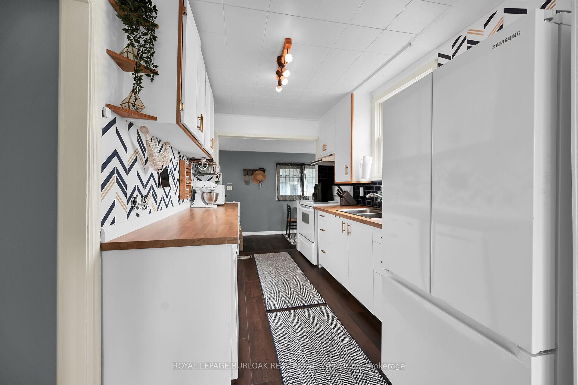 31 Goggin Avenue photo 10